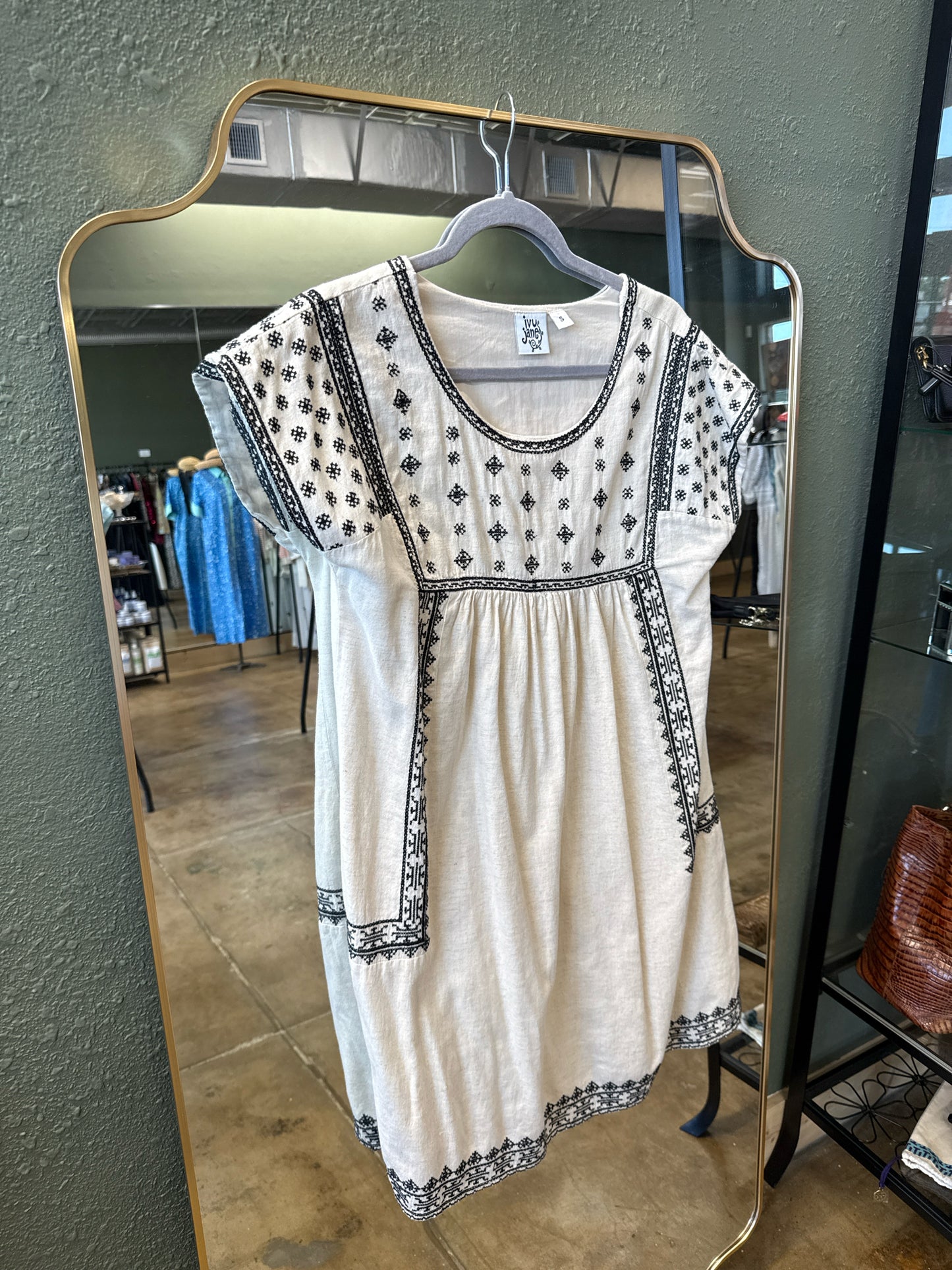 ivy jane Size S Cream/Black Dress