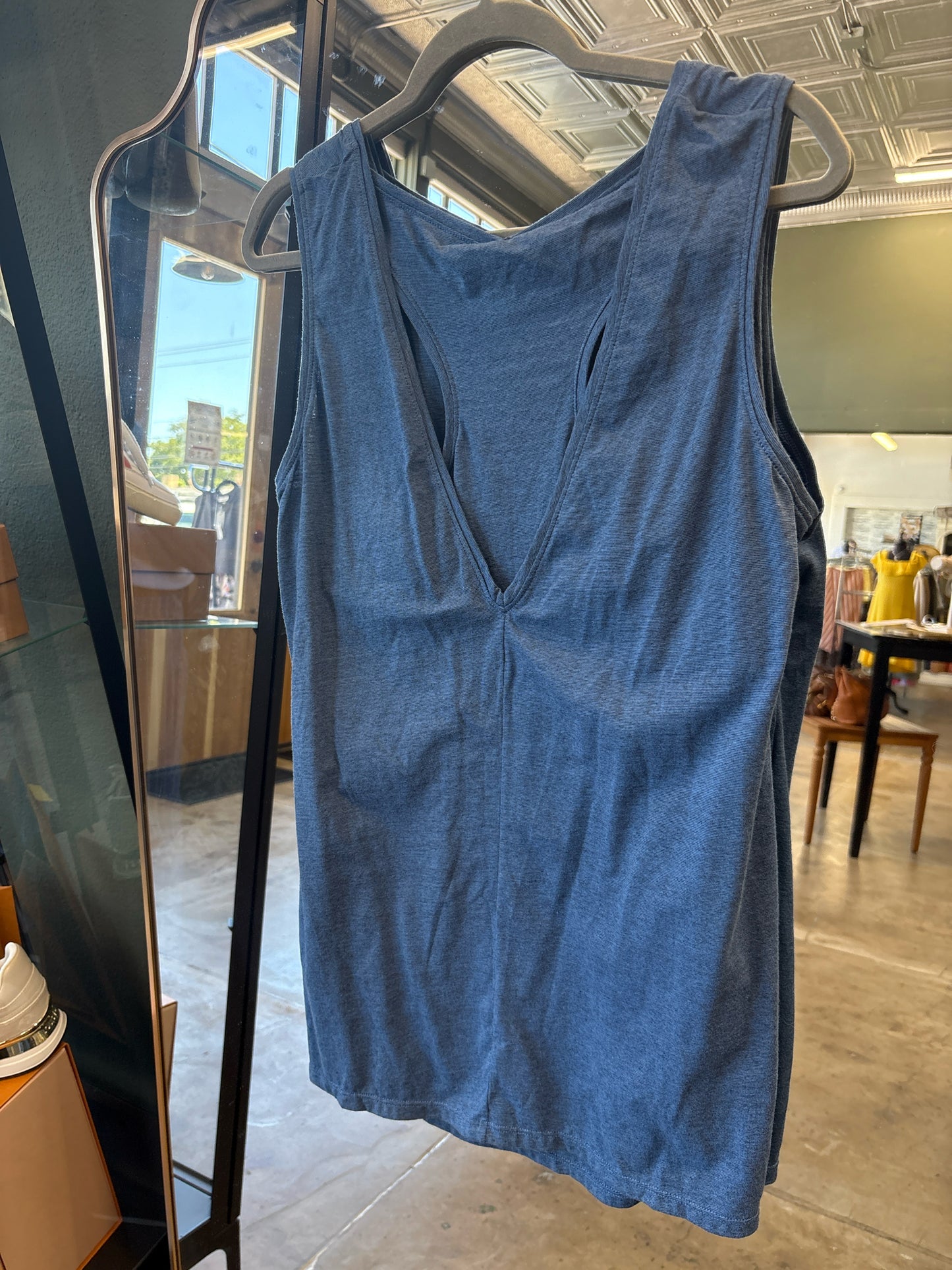 Neon Buddha Size L Blue Top