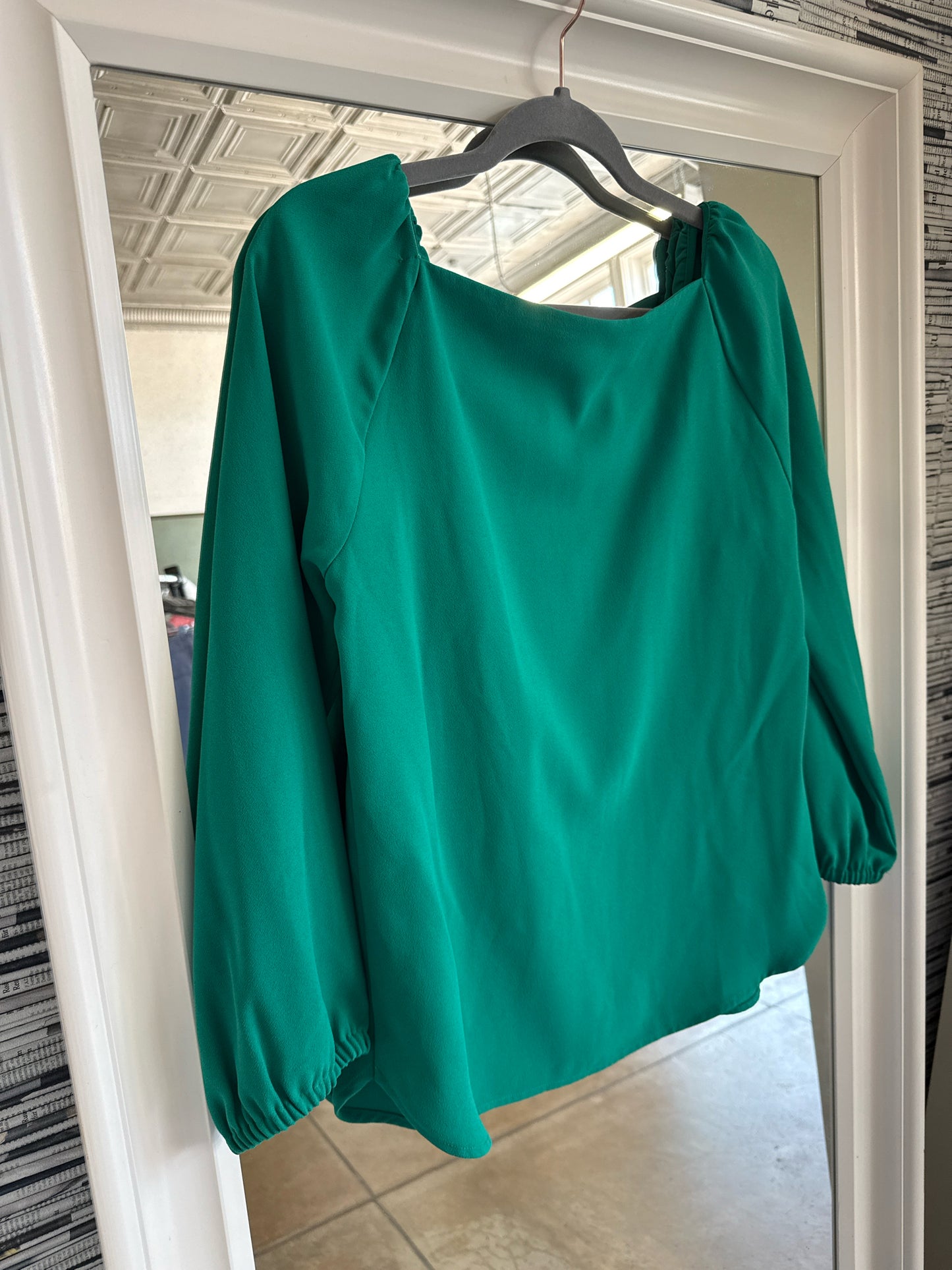 j crew Size 4 Green Top