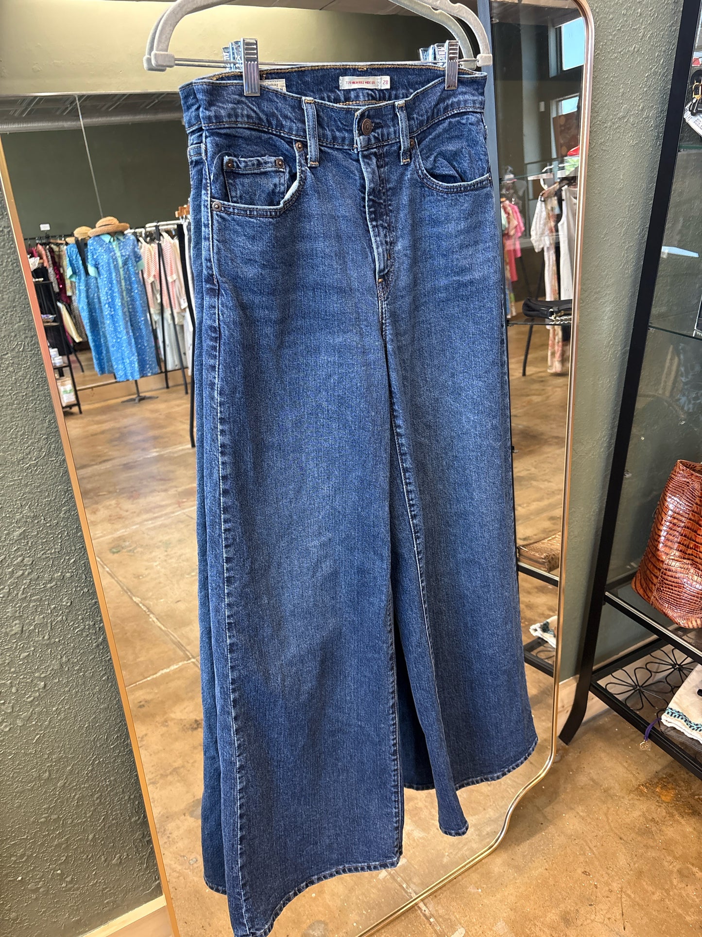 Levis Size 28 Jeans