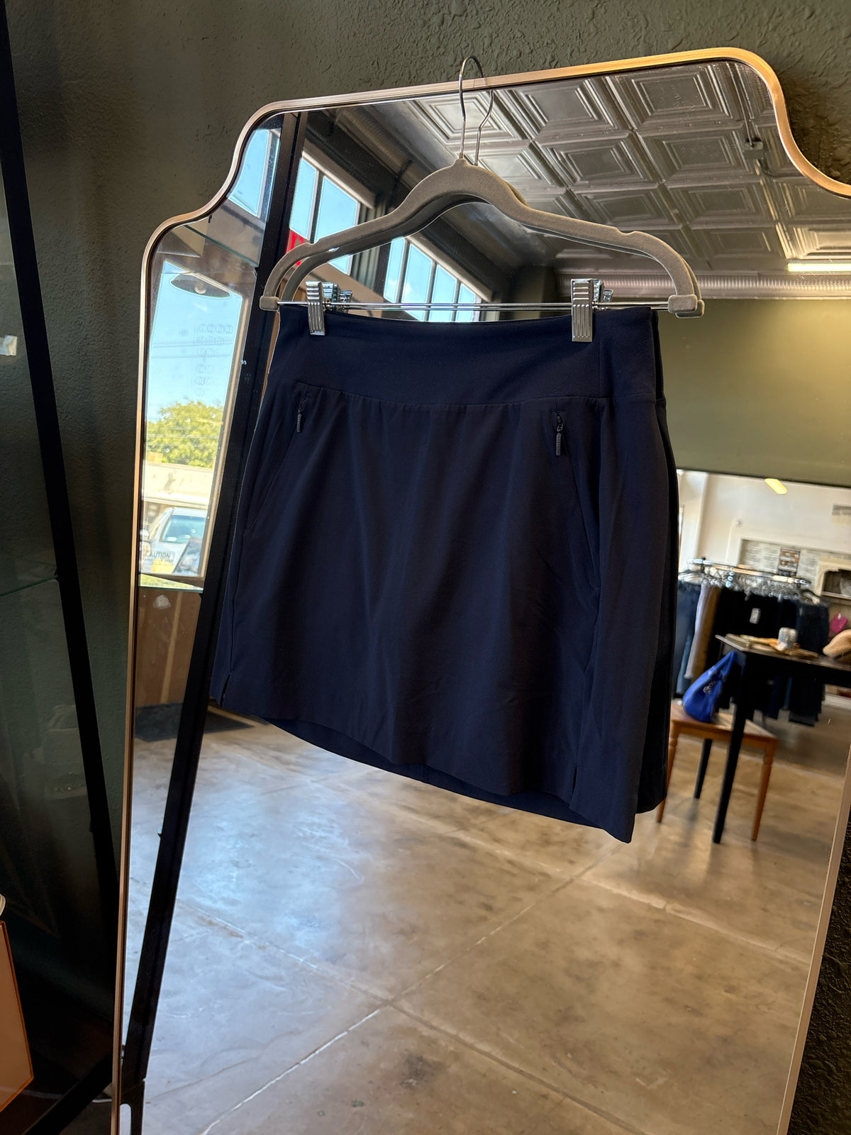 ATHLETA Size 4 Navy Skirt