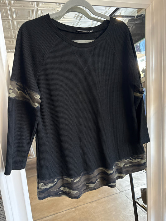 doe & rae Size M Black waffle Top