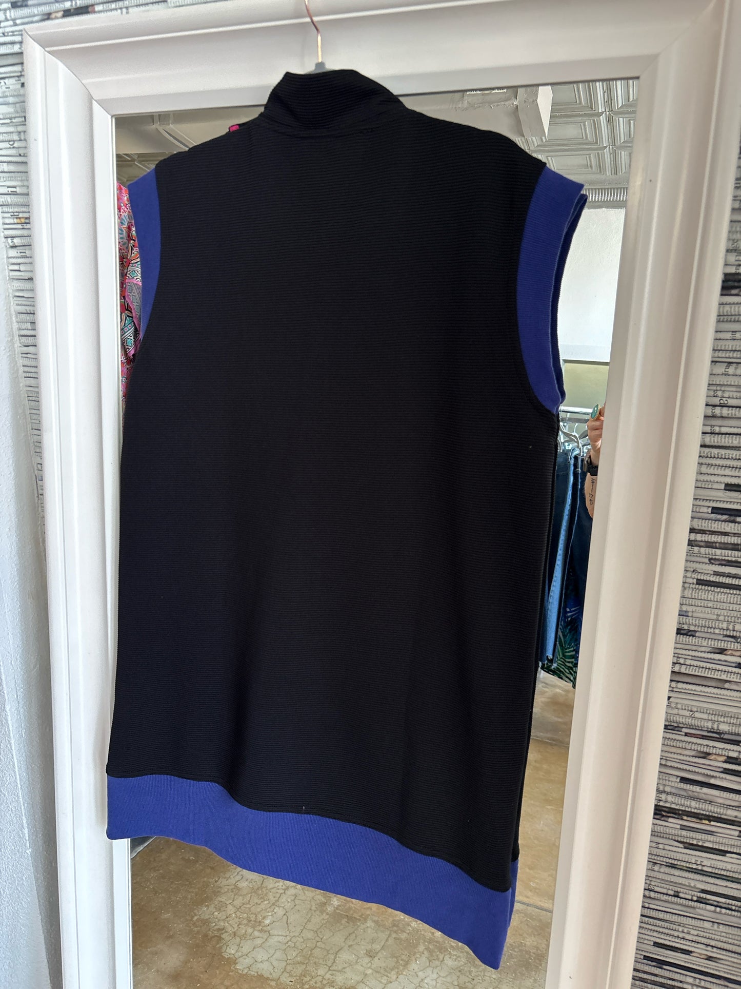 entro Size S black + multi Dress