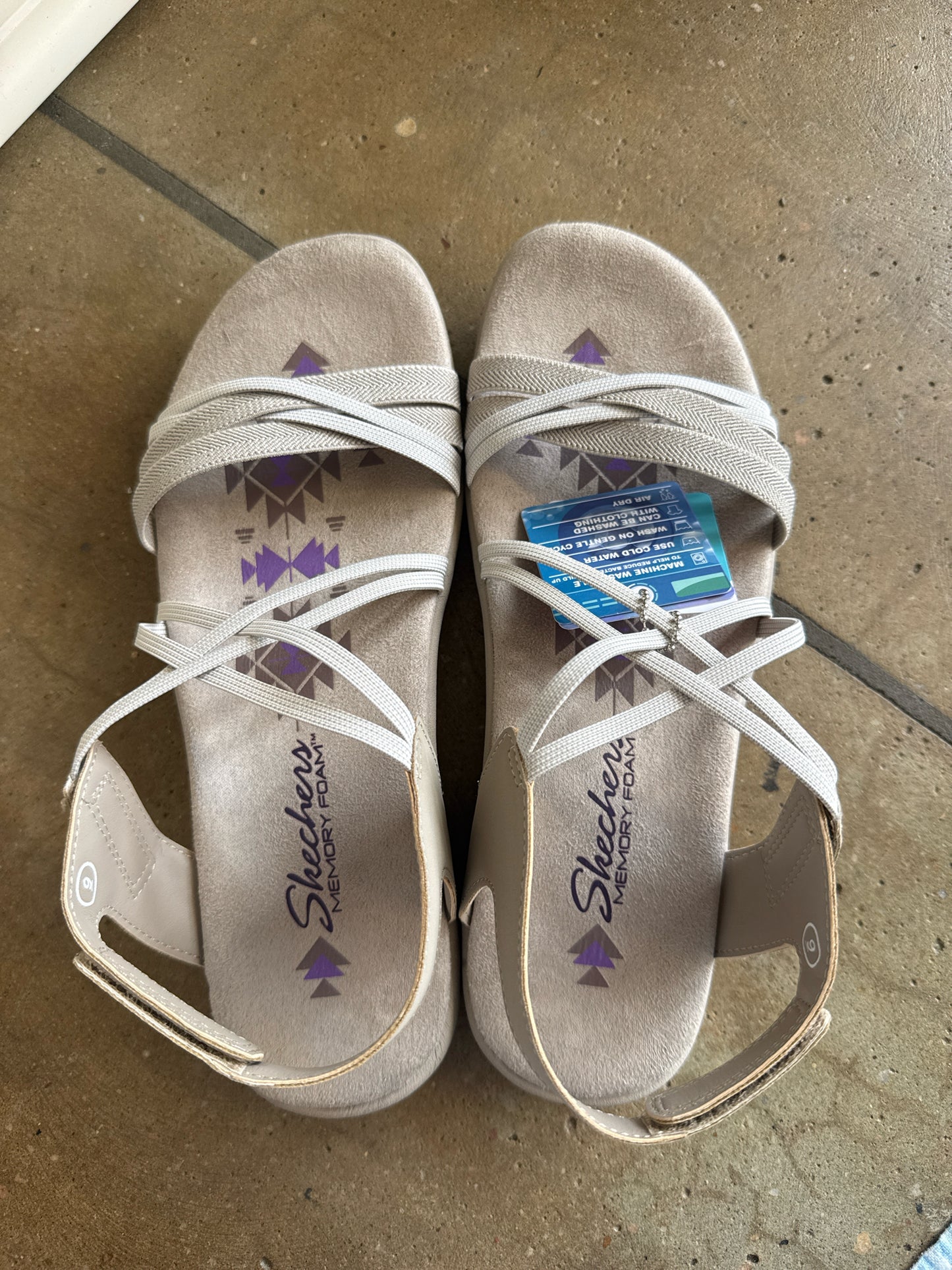 Skechers Shoe Size 9 Taupe Sandals