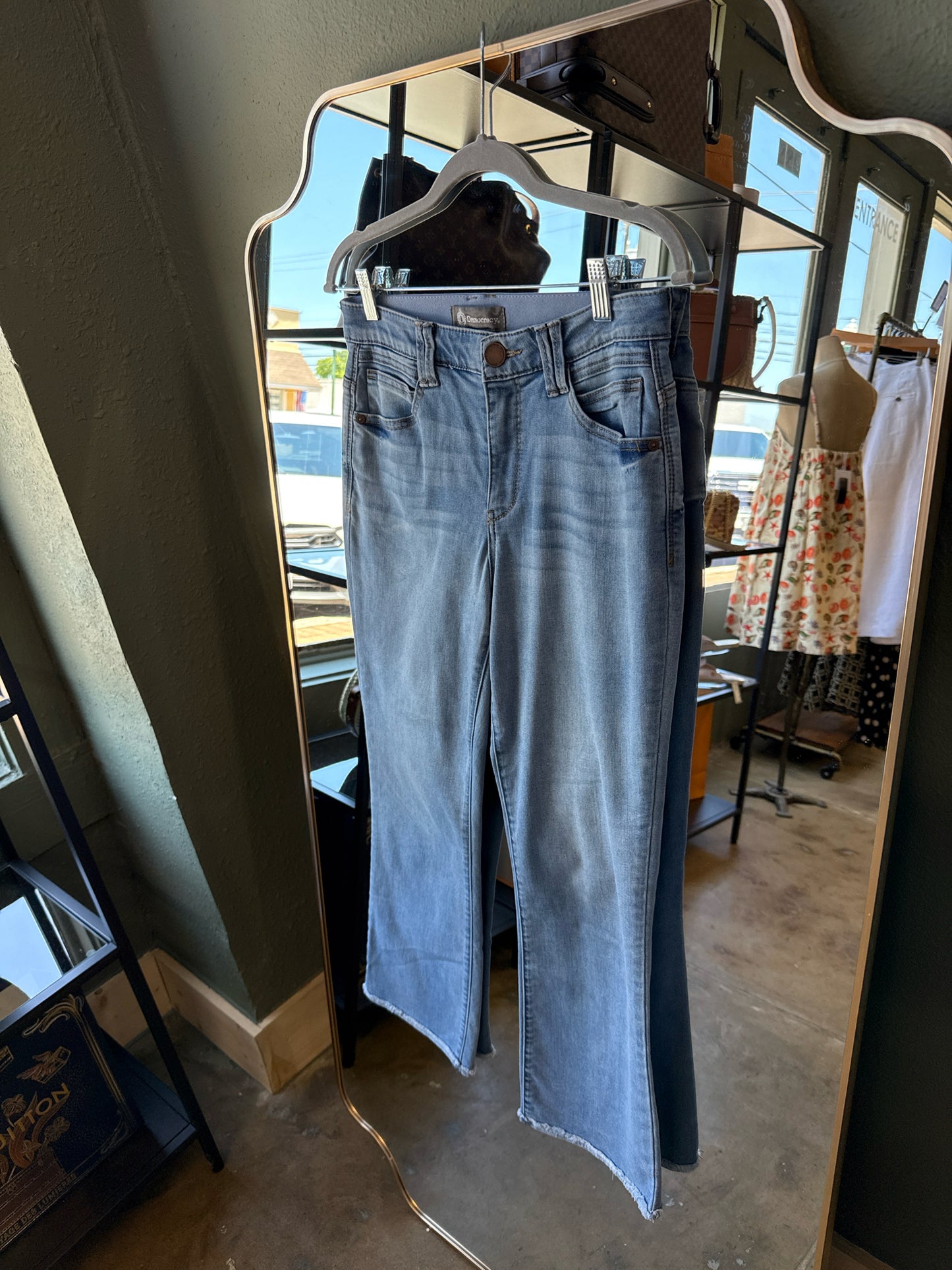 Democracy Size 6 Denim Light Wash Jeans