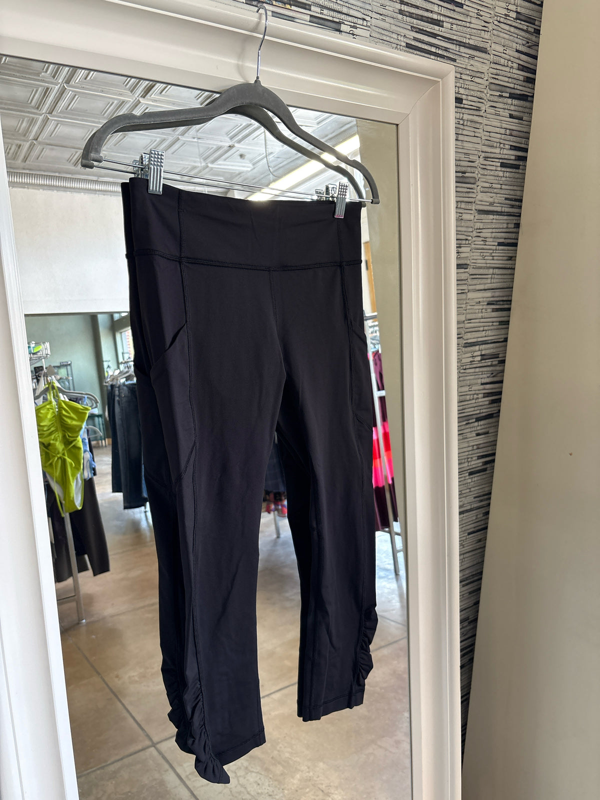 Lululemon Size 6 Black Legging