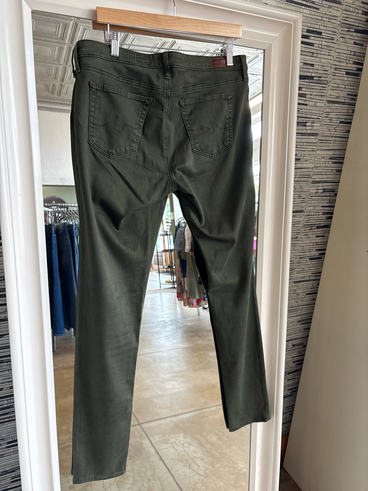 AG Size 32 Green Pants