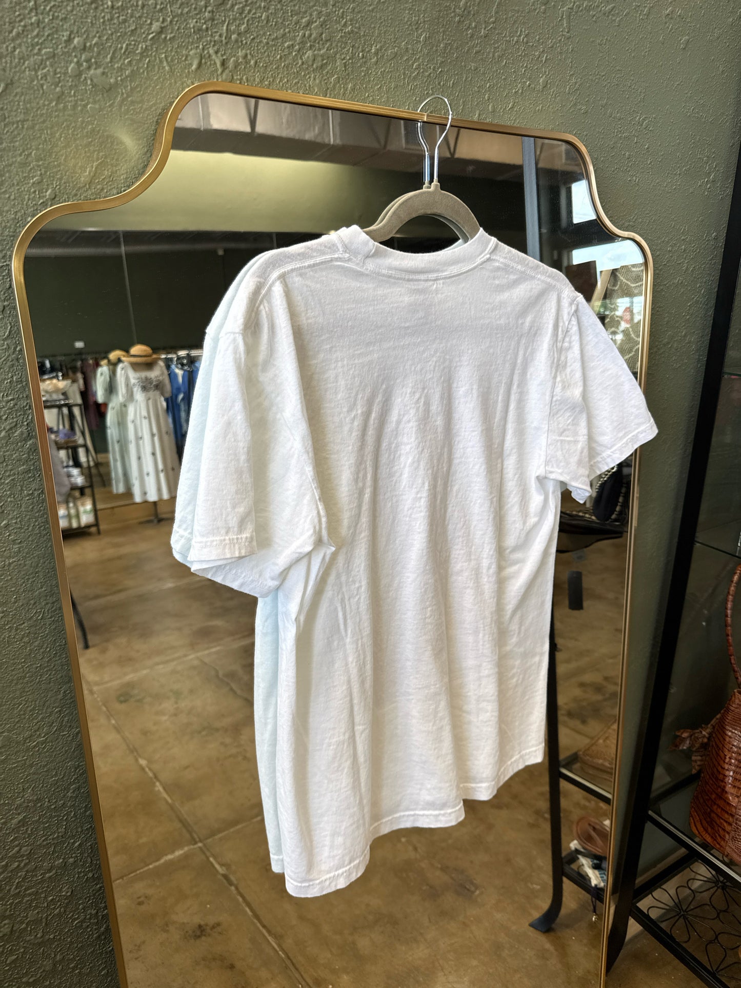 comfort colors Size M White Tee