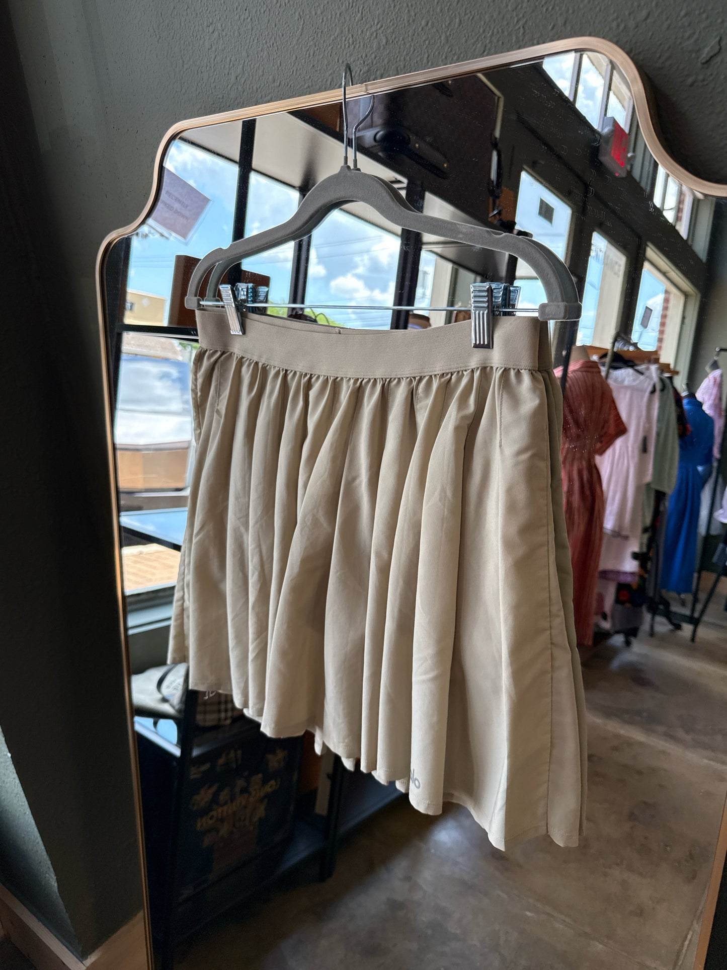 Alo Size L Tan Skort