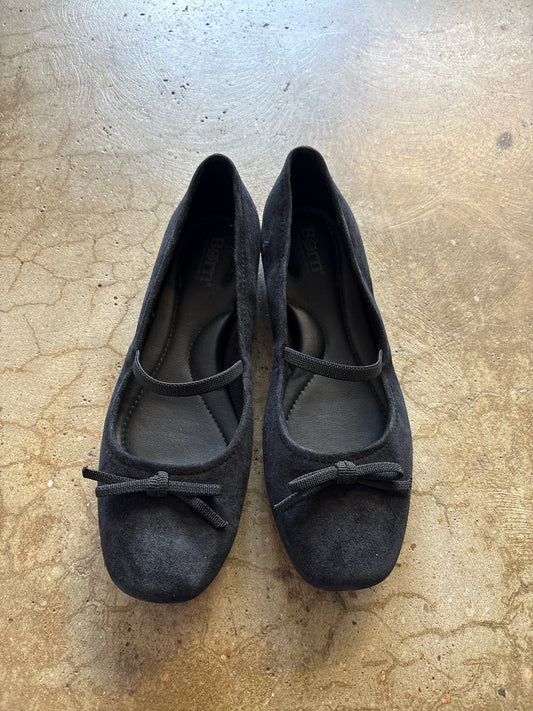Born Shoe Size 8M Black Flats