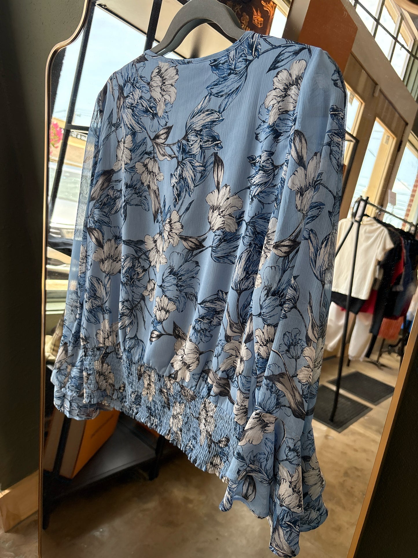 White House Black Market Size M Blue Top