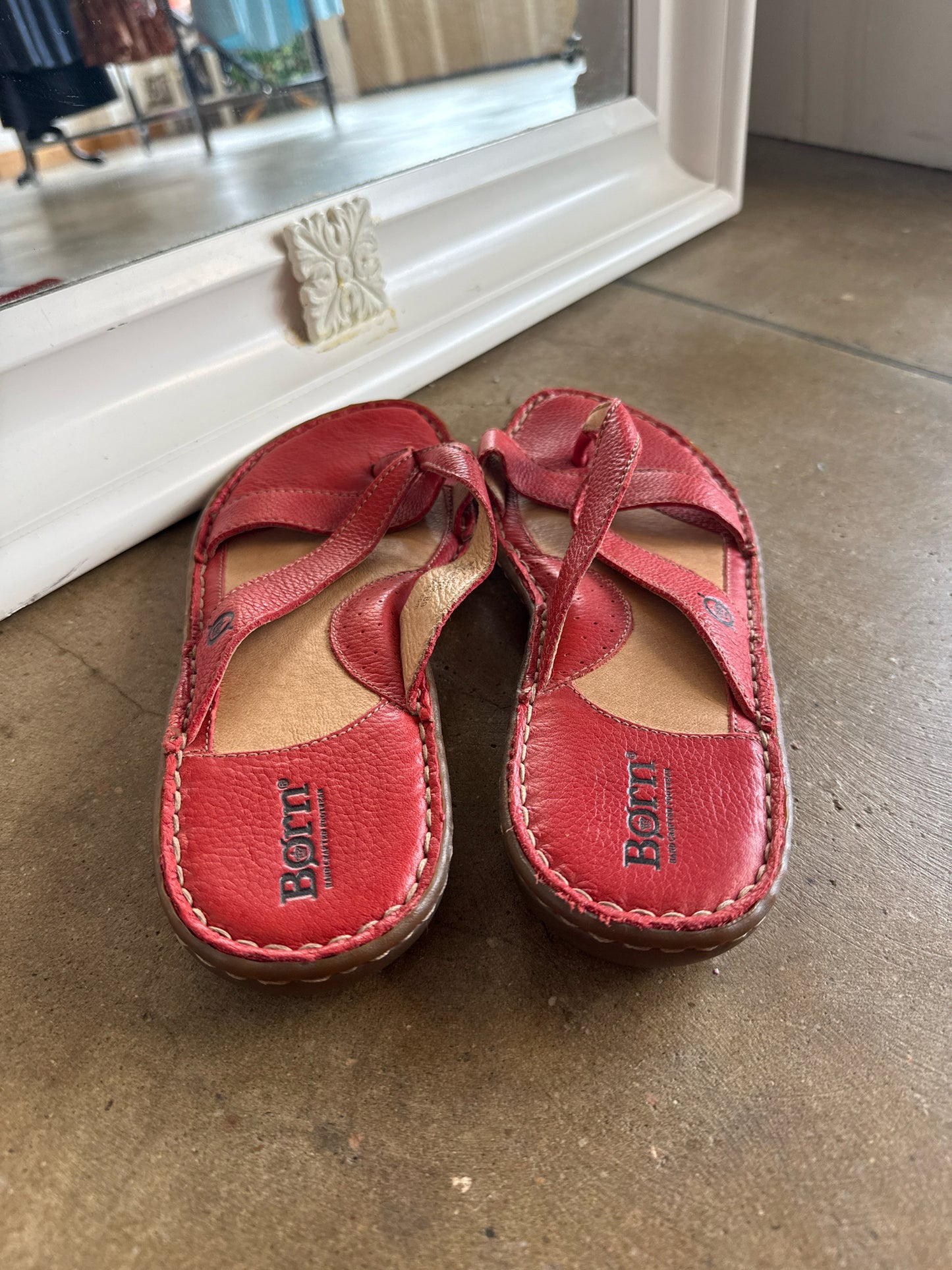 Born Shoe Size 9 Red Sandals