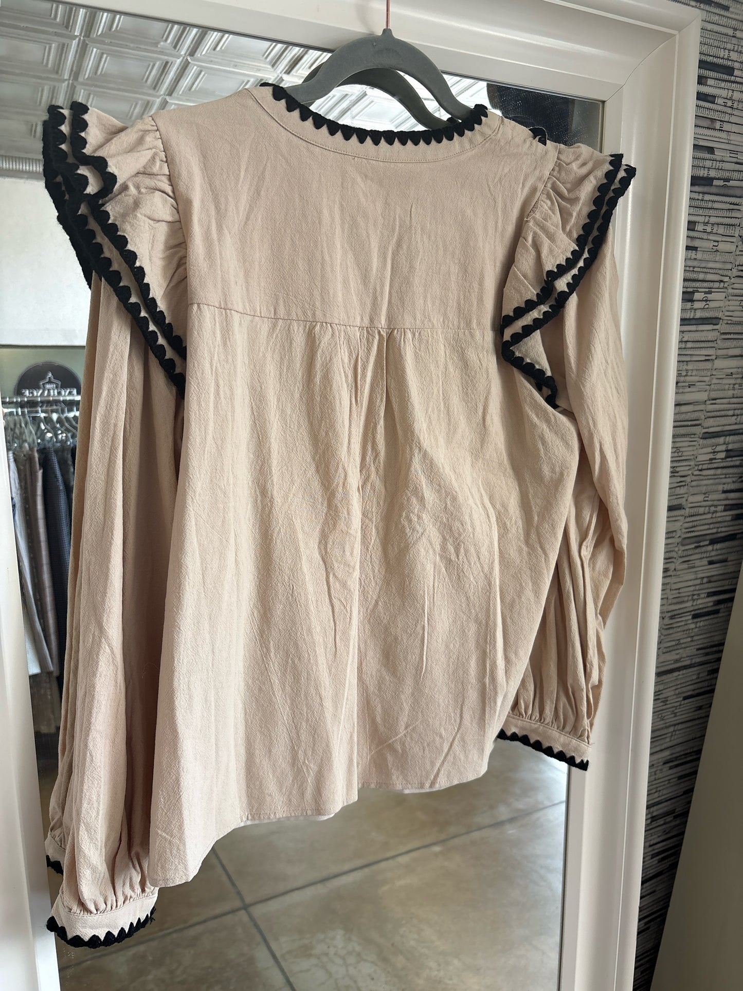 &merci Size M Beige/Black Top