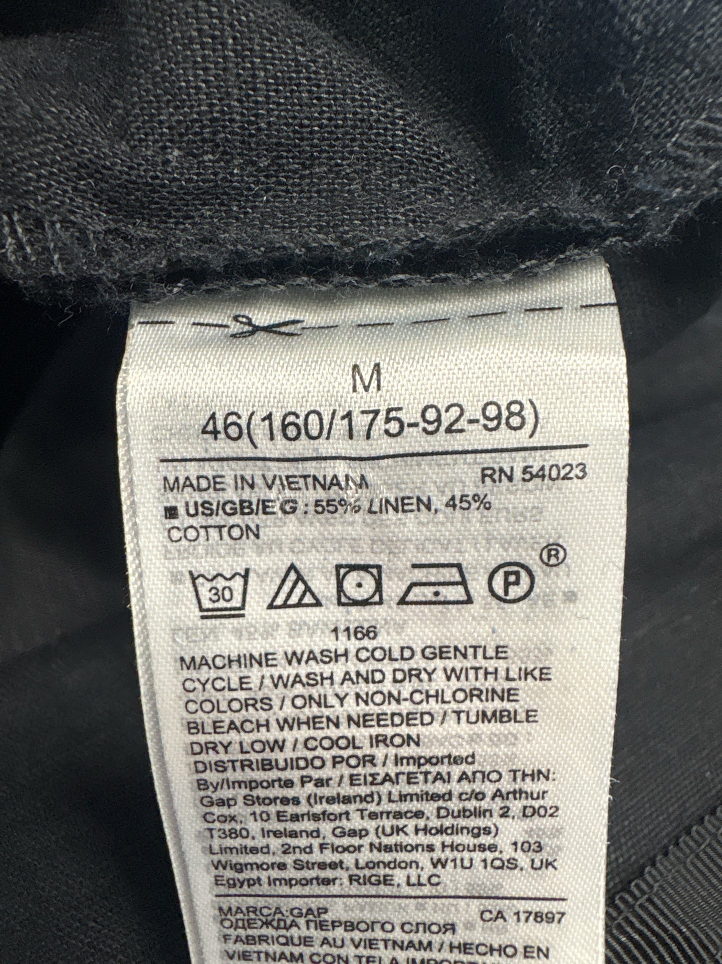 GAP Size M Black Top