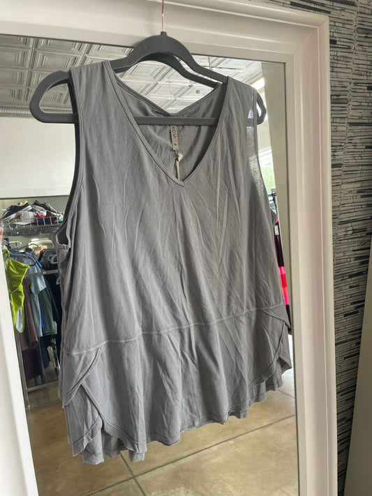 XCVI Size XL Gray Tanks