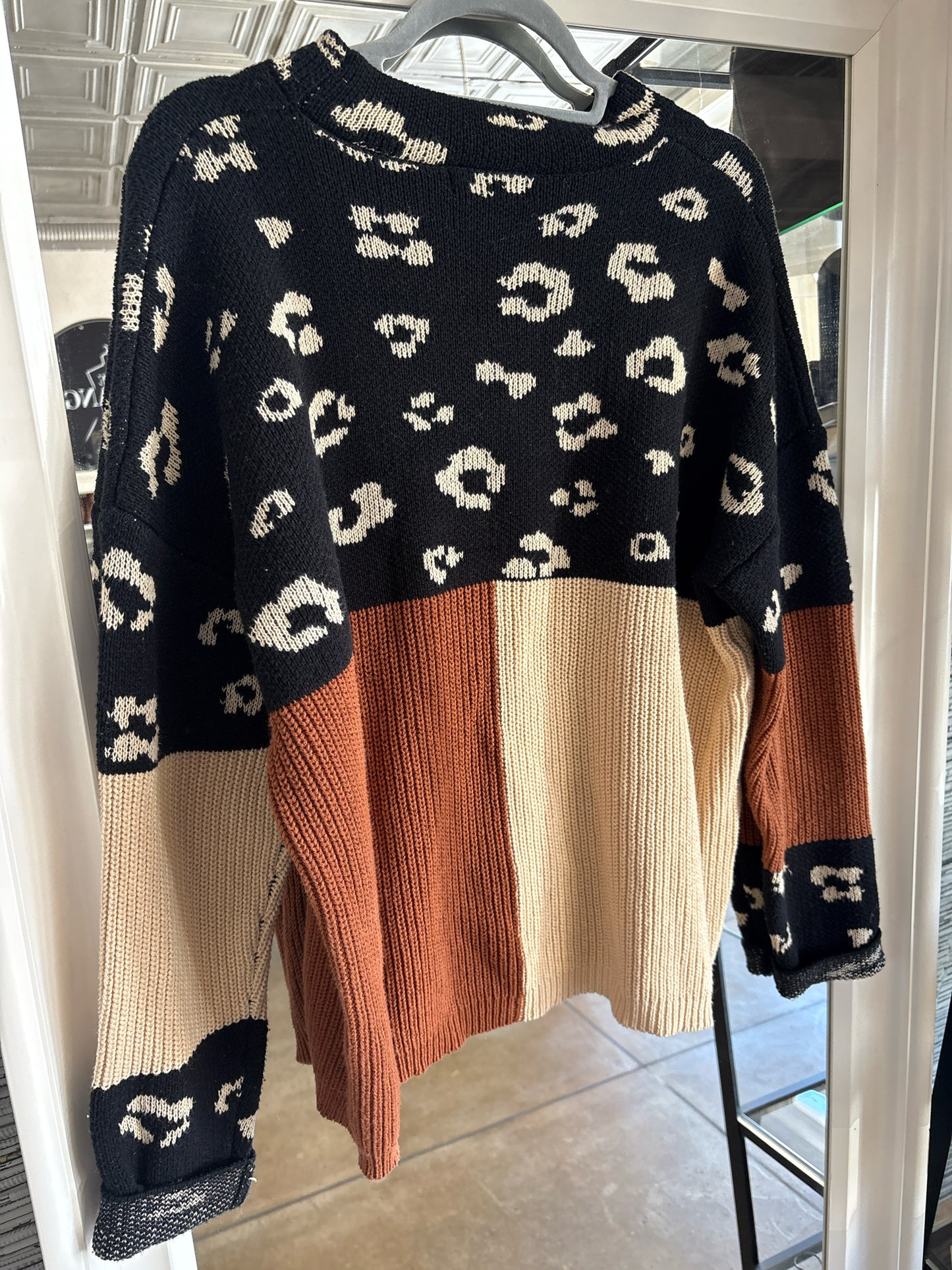 Unit Size L Sweater