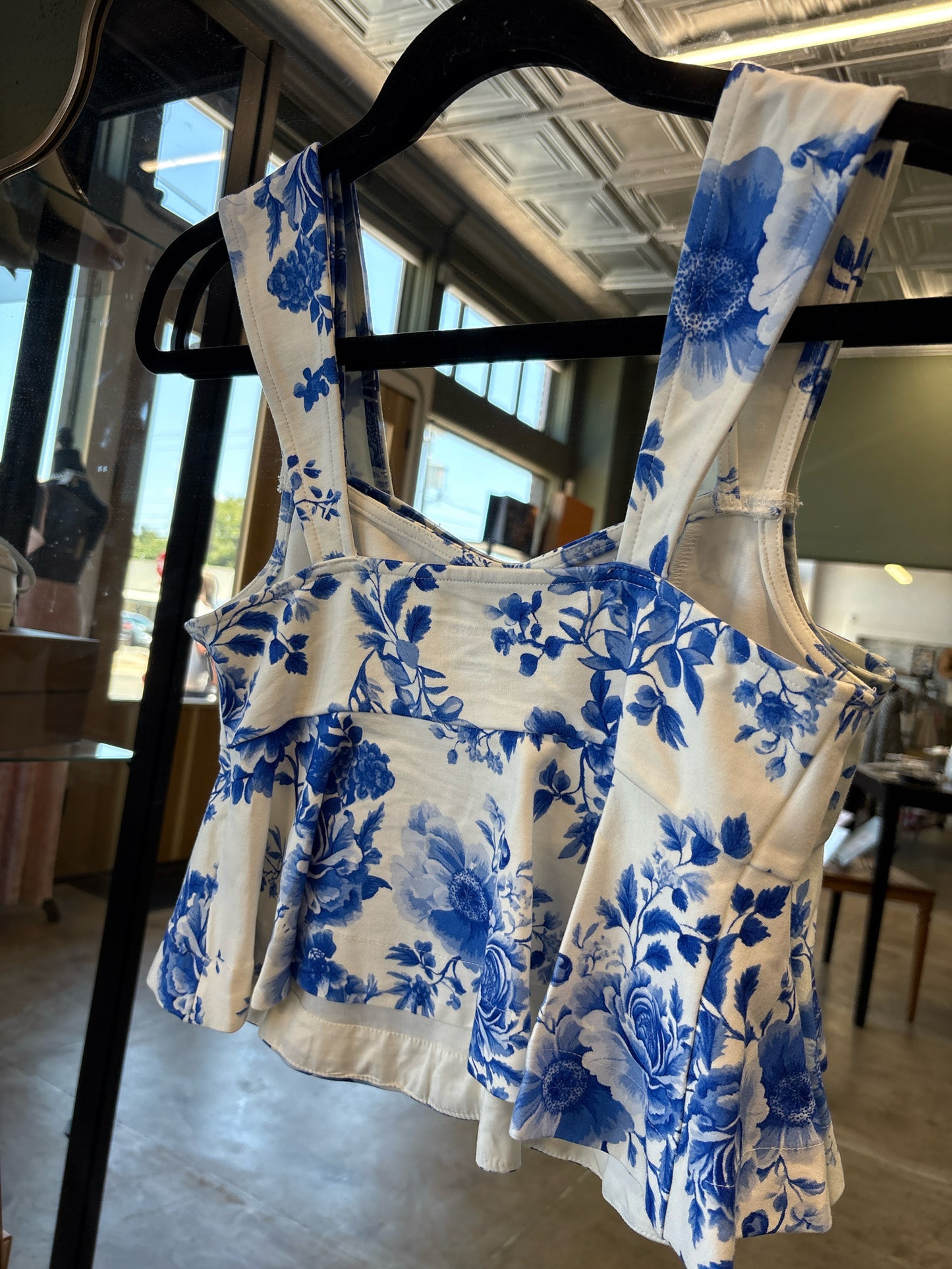 Maeve Size XS White and Blue Top
