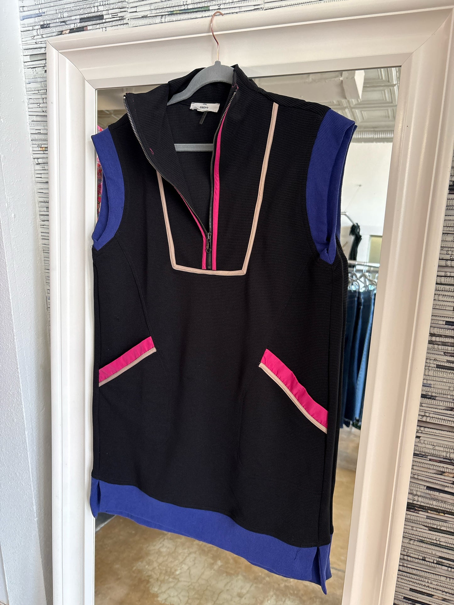 entro Size S black + multi Dress