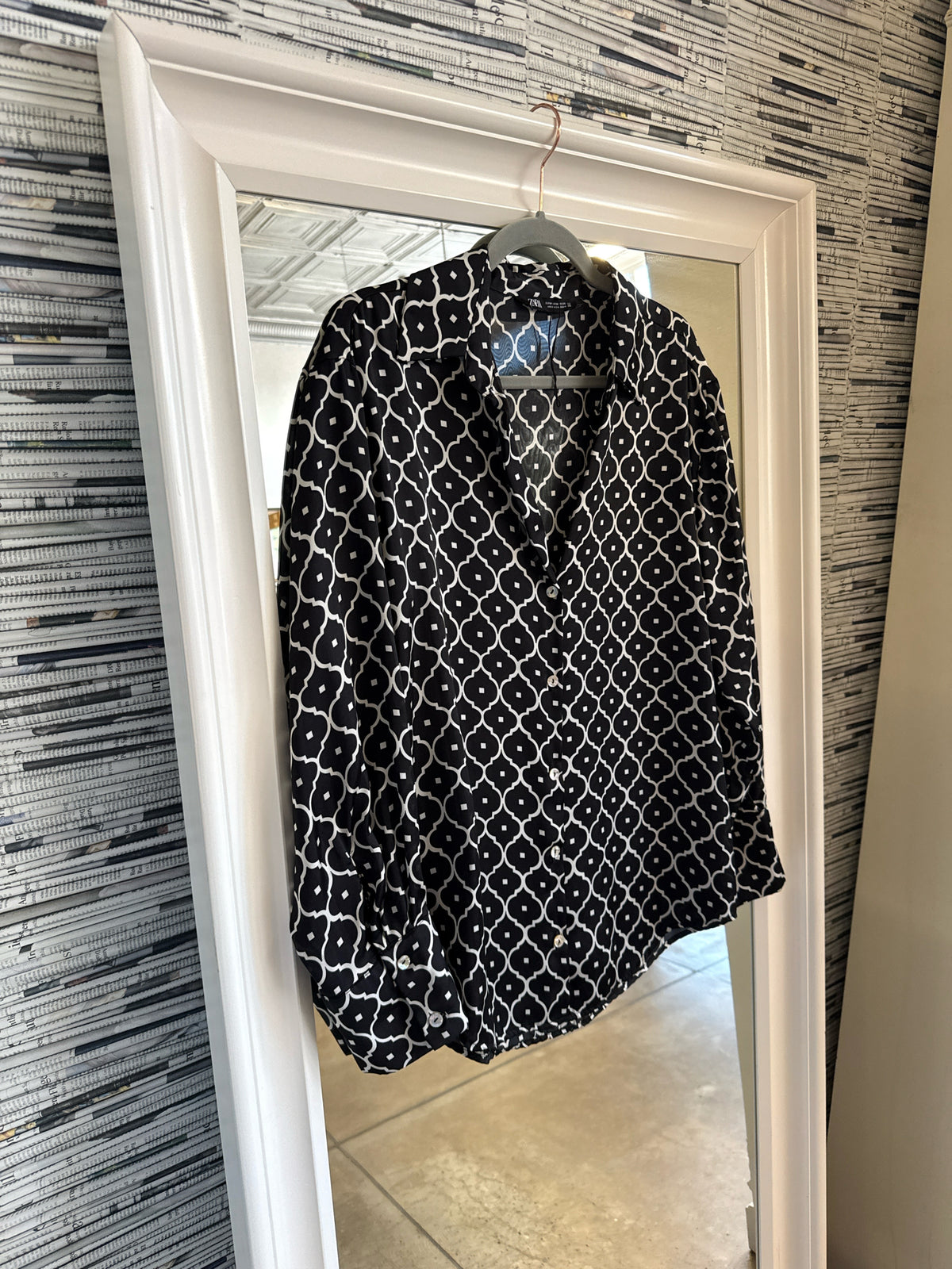 ZARA Size M B&W Top