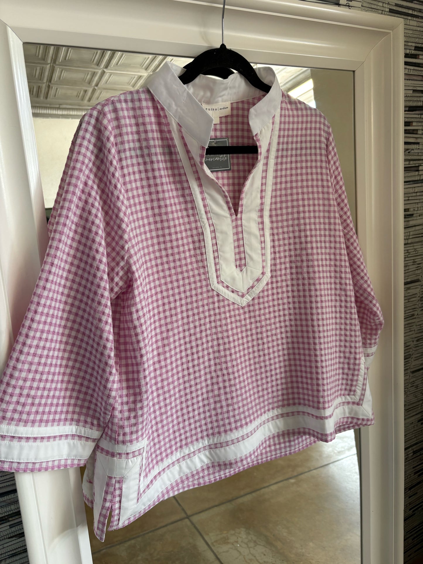 entro Size M white and pink Top