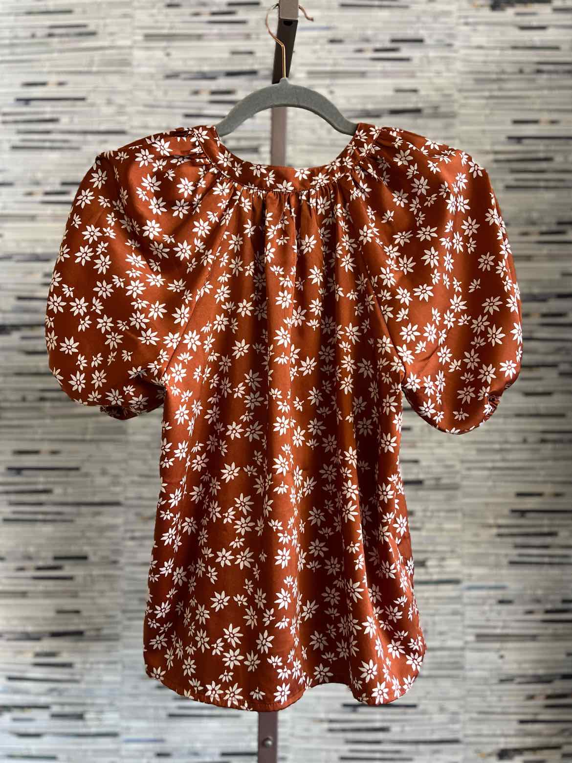 LOFT Size XSP Orange/White Floral Top