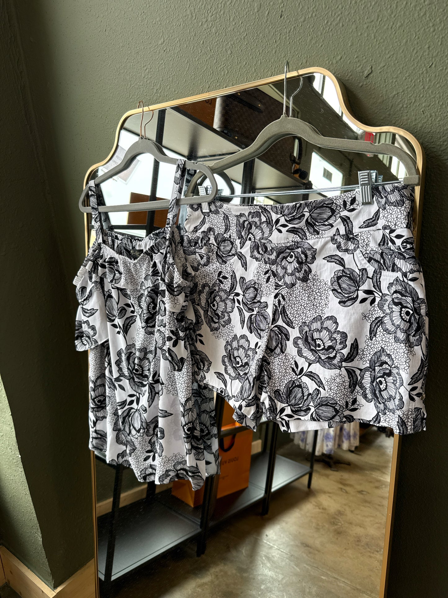 Thalia Sodi Size M Black/White Two PC Set