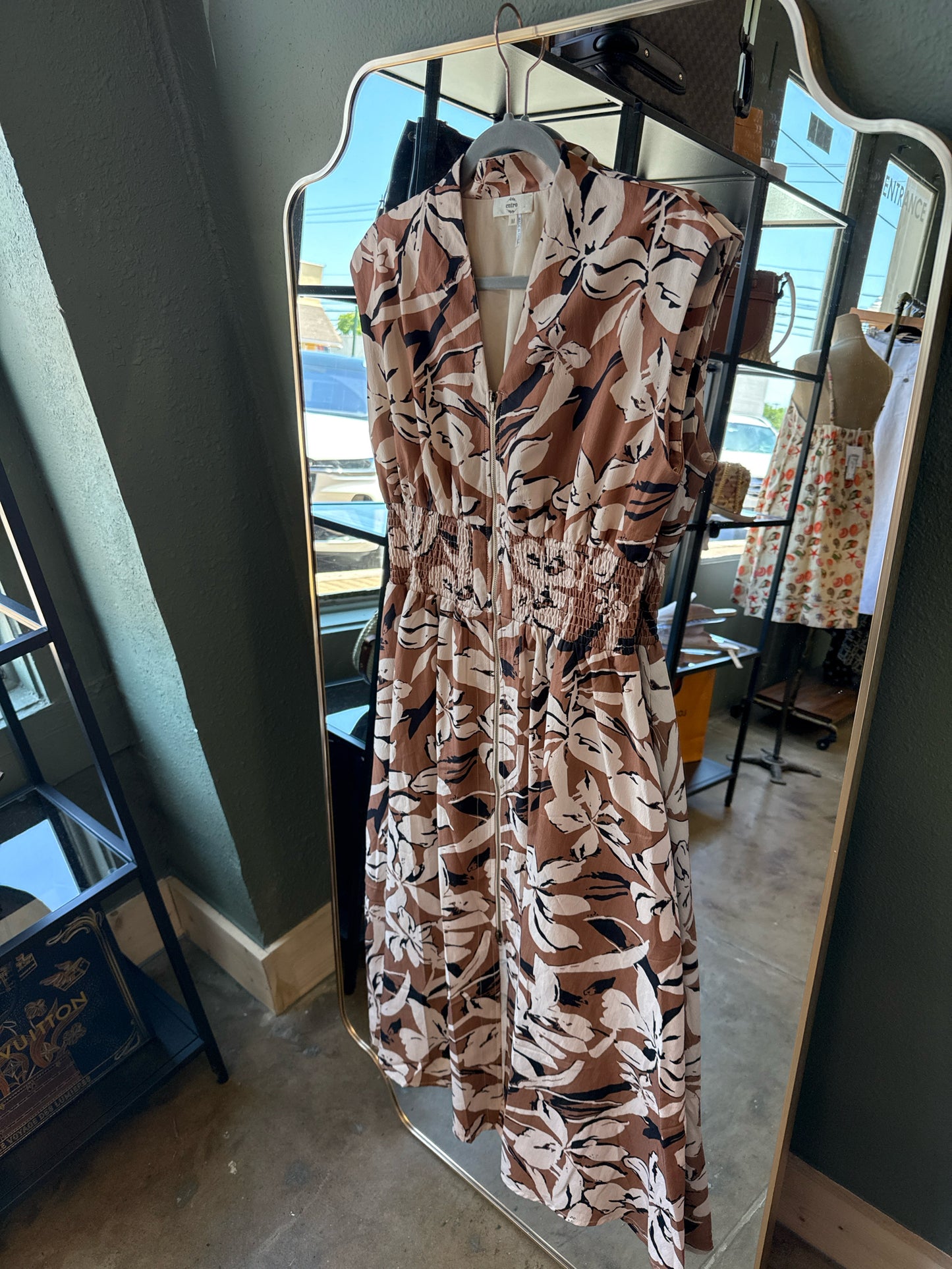 entro Size M Brown Flowers Dress