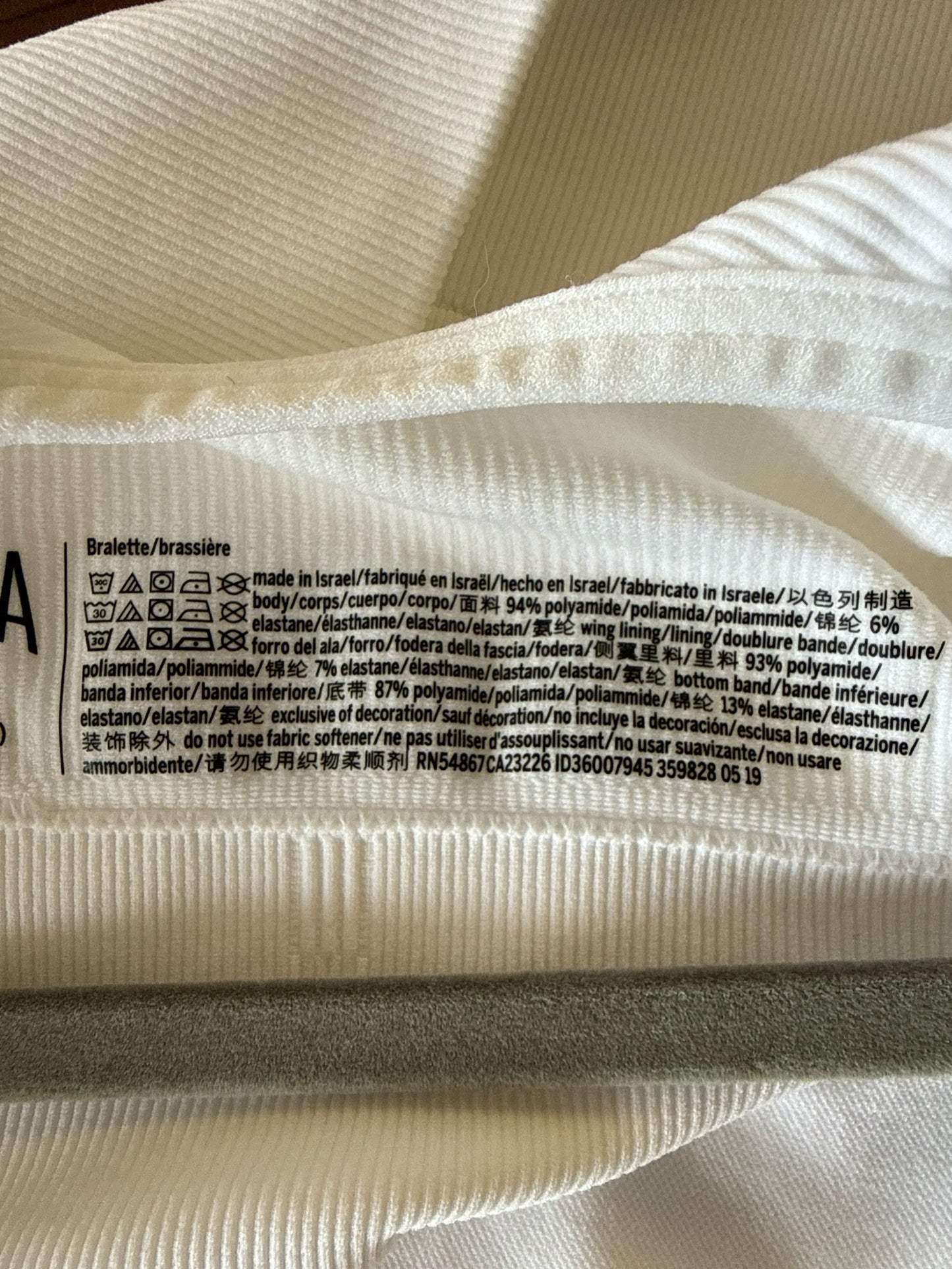 VICTORIA SPORT Size M White Sportsbra