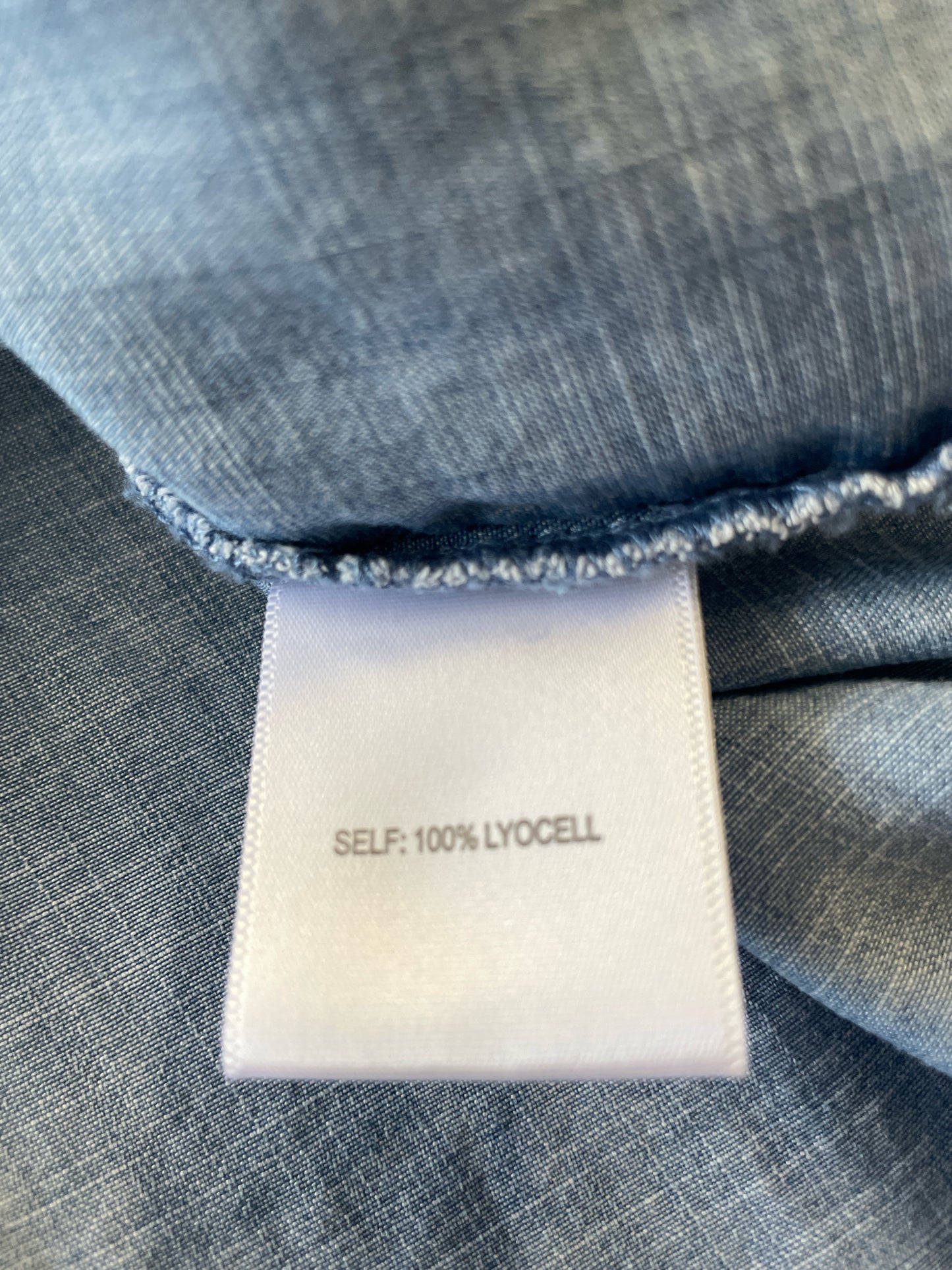 Jane & Delancey Size M Chambray Top