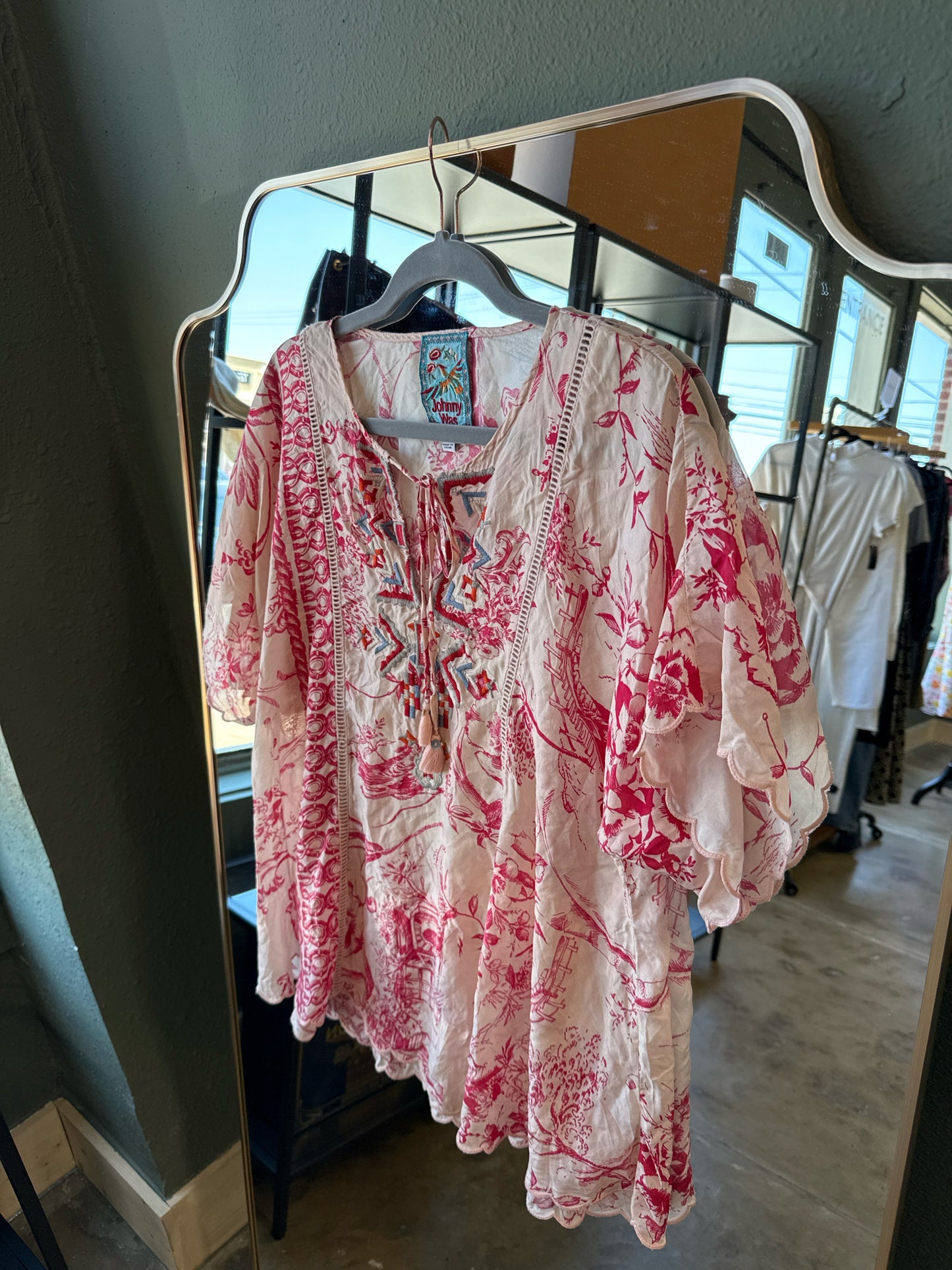 Johnny Was Size M Cream/Pink Top