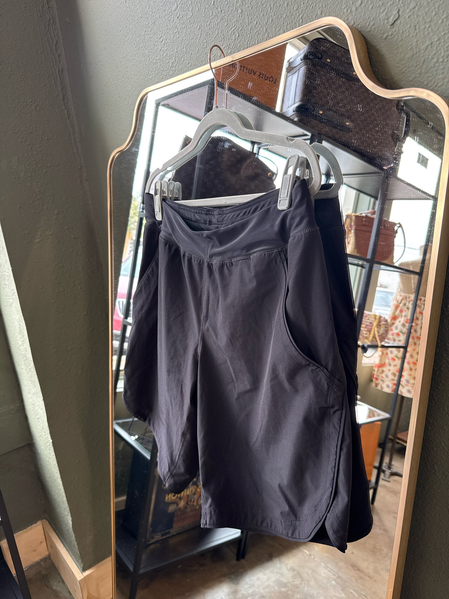 Lands End Size 12 Black Shorts