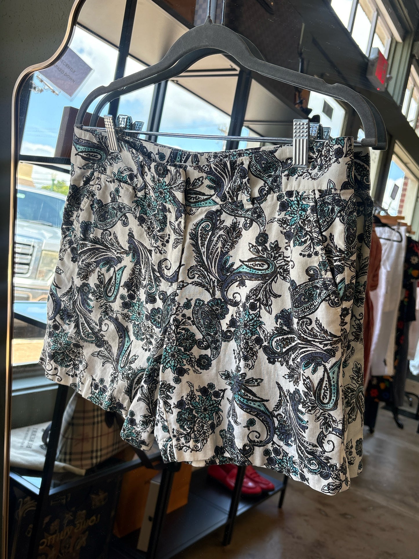 LOFT Size 4 multi Shorts