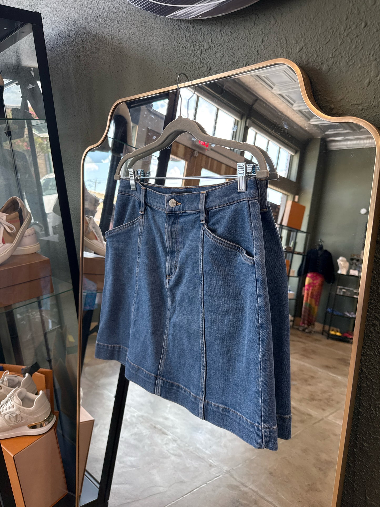 Banana Republic Size 6 Denim Skirt