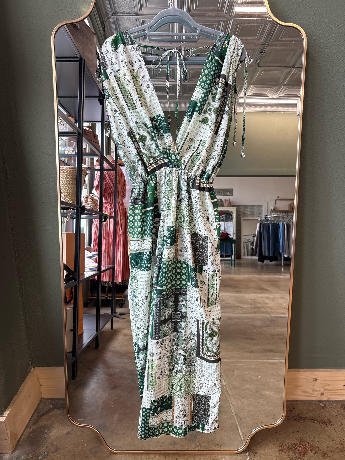 Pink Moon Bay Size M green and white Paisley Romper