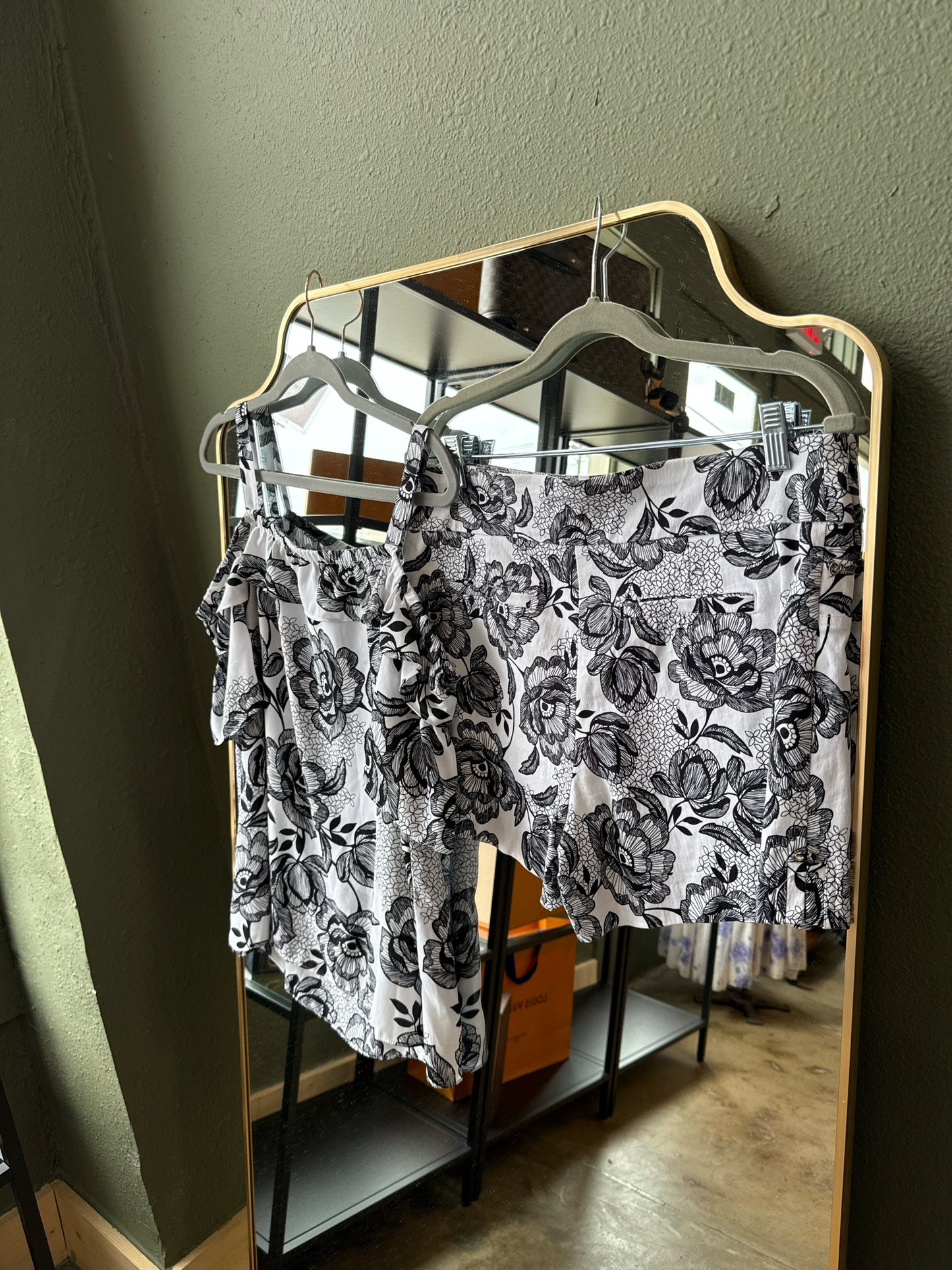 Thalia Sodi Size M Black/White Two PC Set