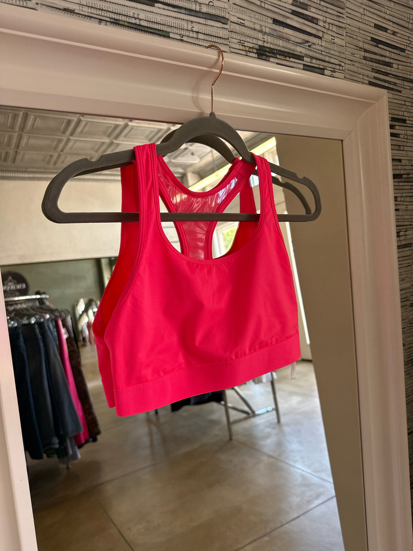 VICTORIA SPORT Size M Pink Sportsbra