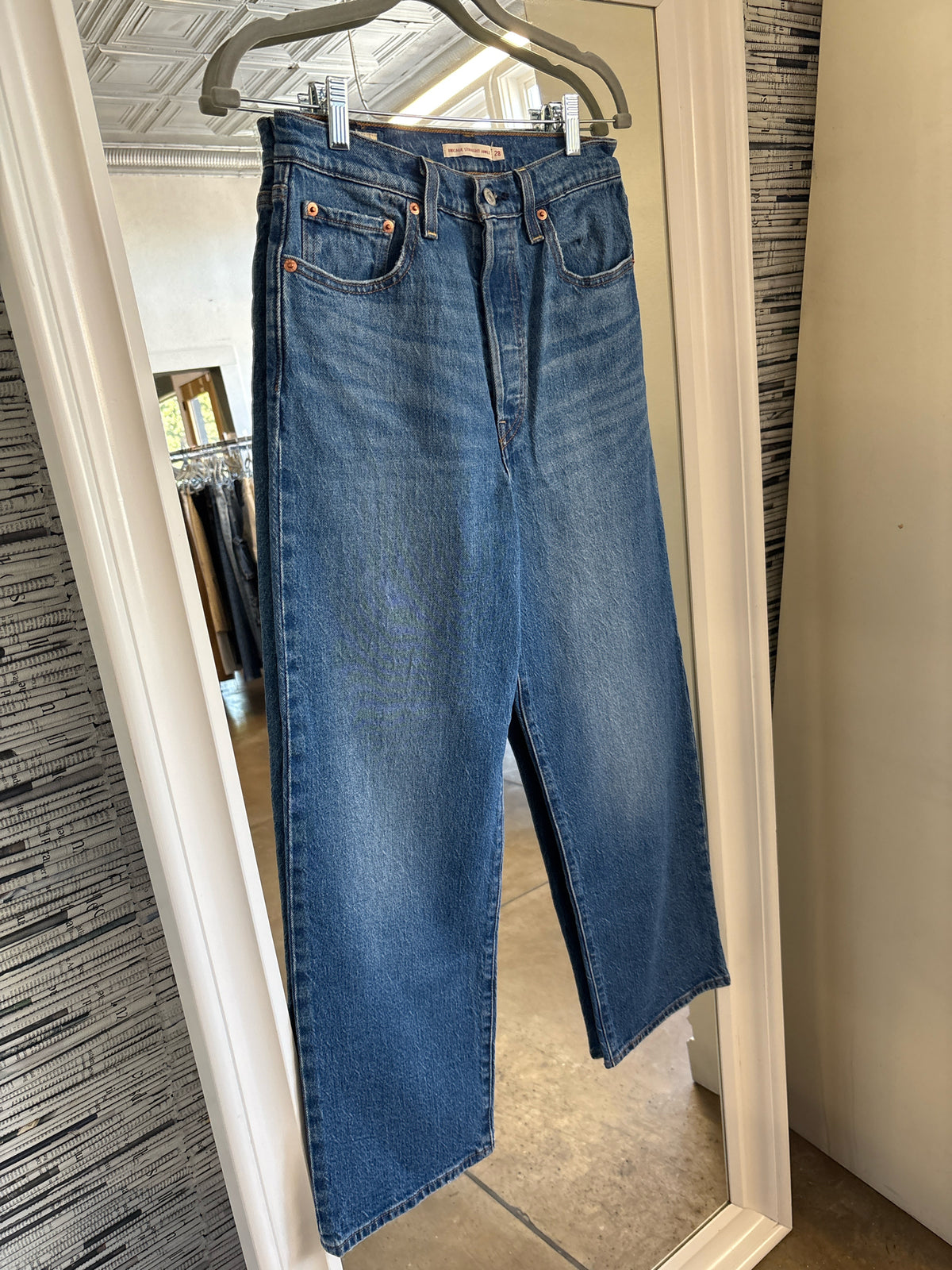 Levi Size 28 Jeans
