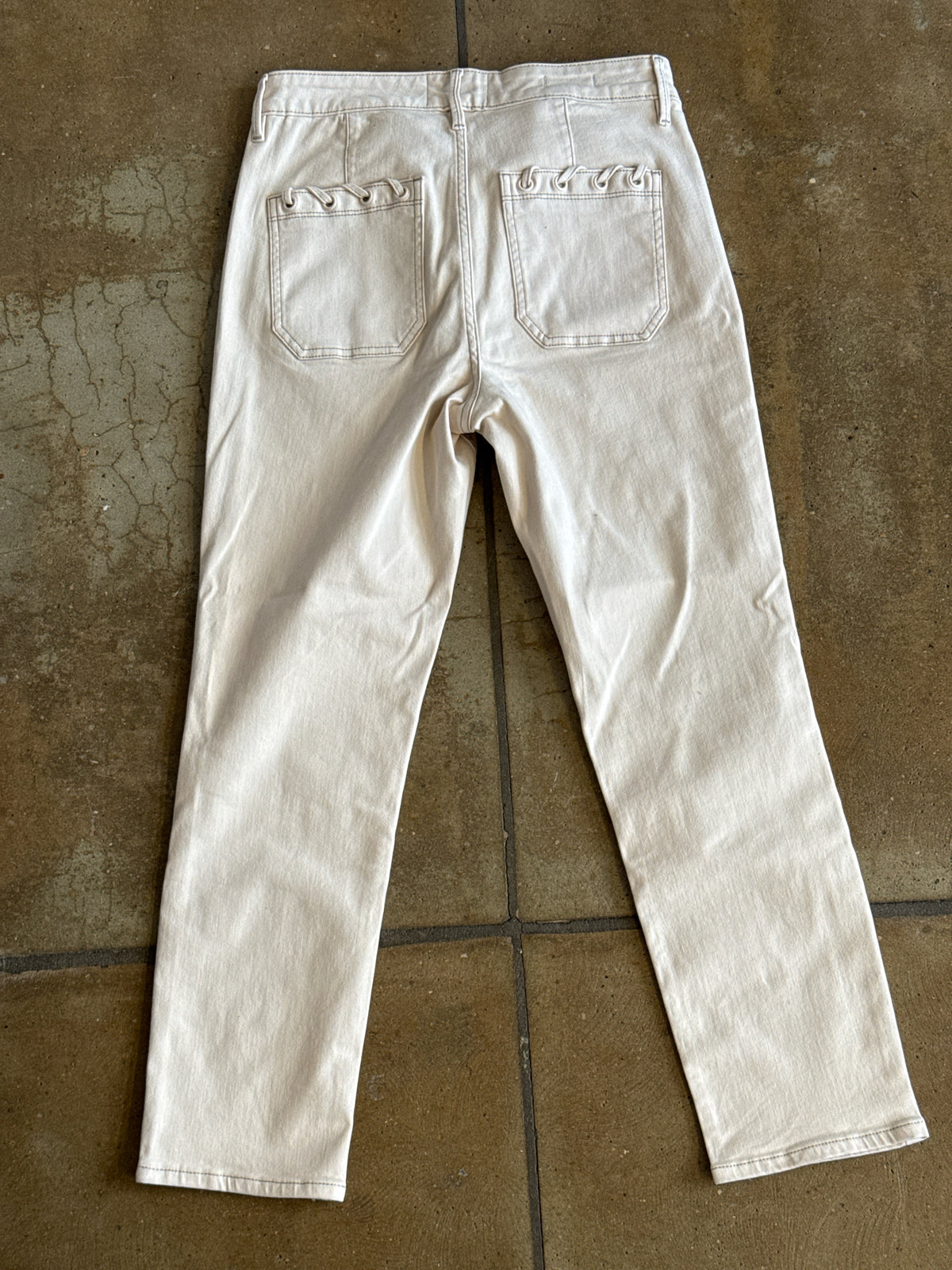 White House Black Market Size 6 Cream Pants