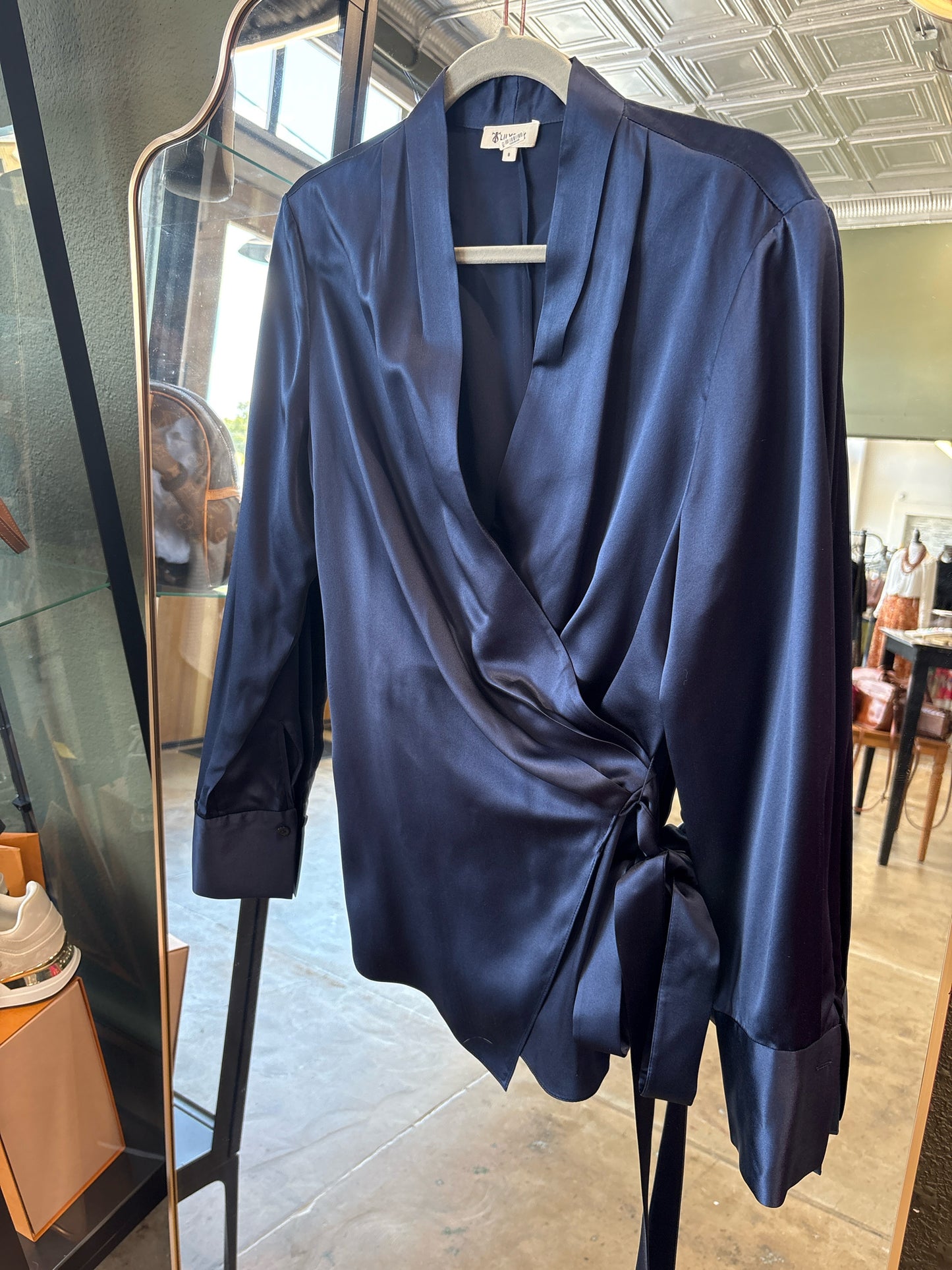 LilySilk Size 8 Navy Top
