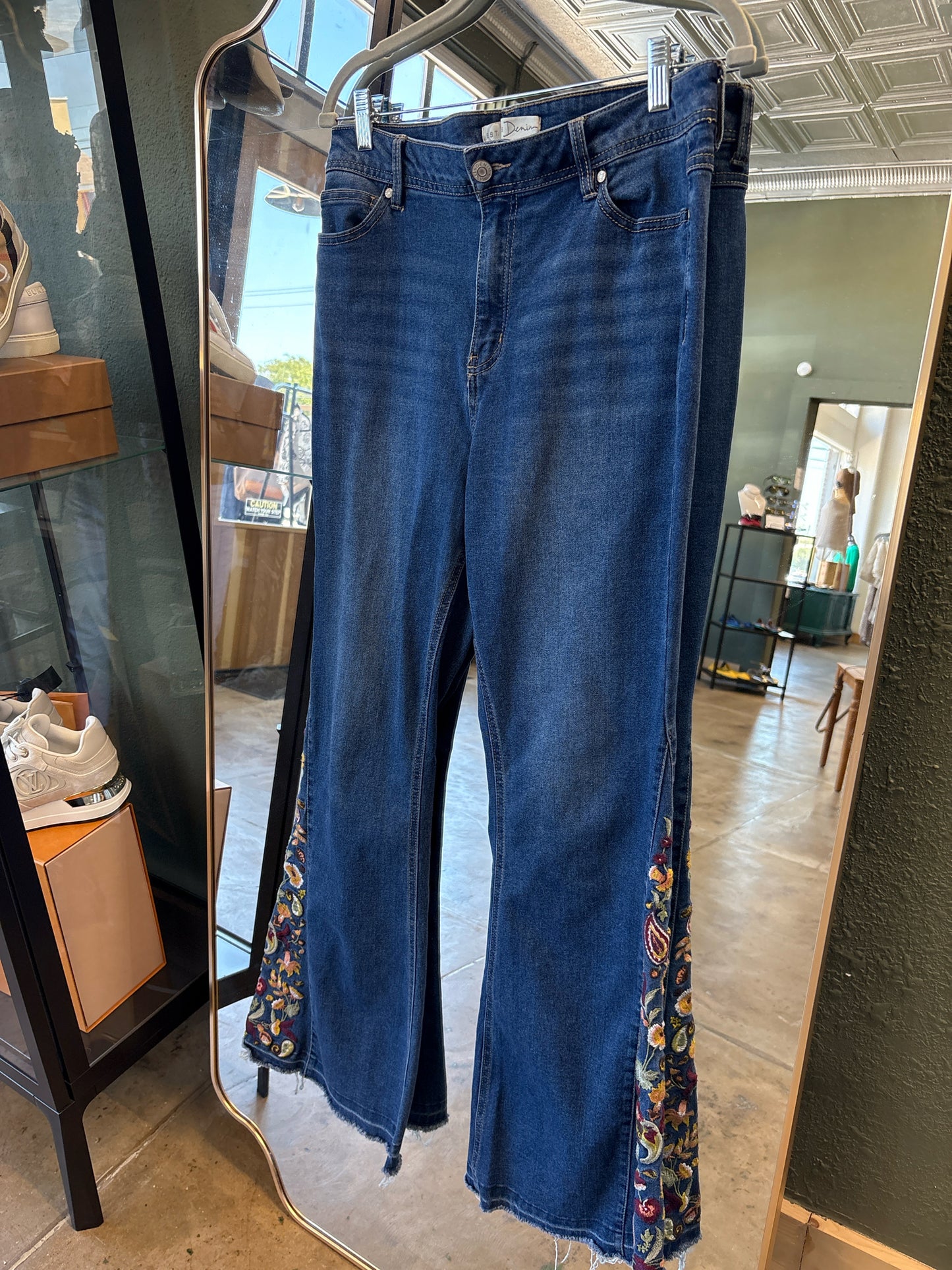 Est. 1946 Size 14 Embroidered Jeans