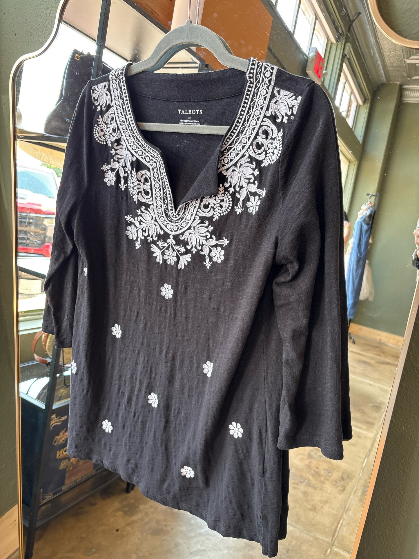 TALBOTS Size M Black Embroid. Top