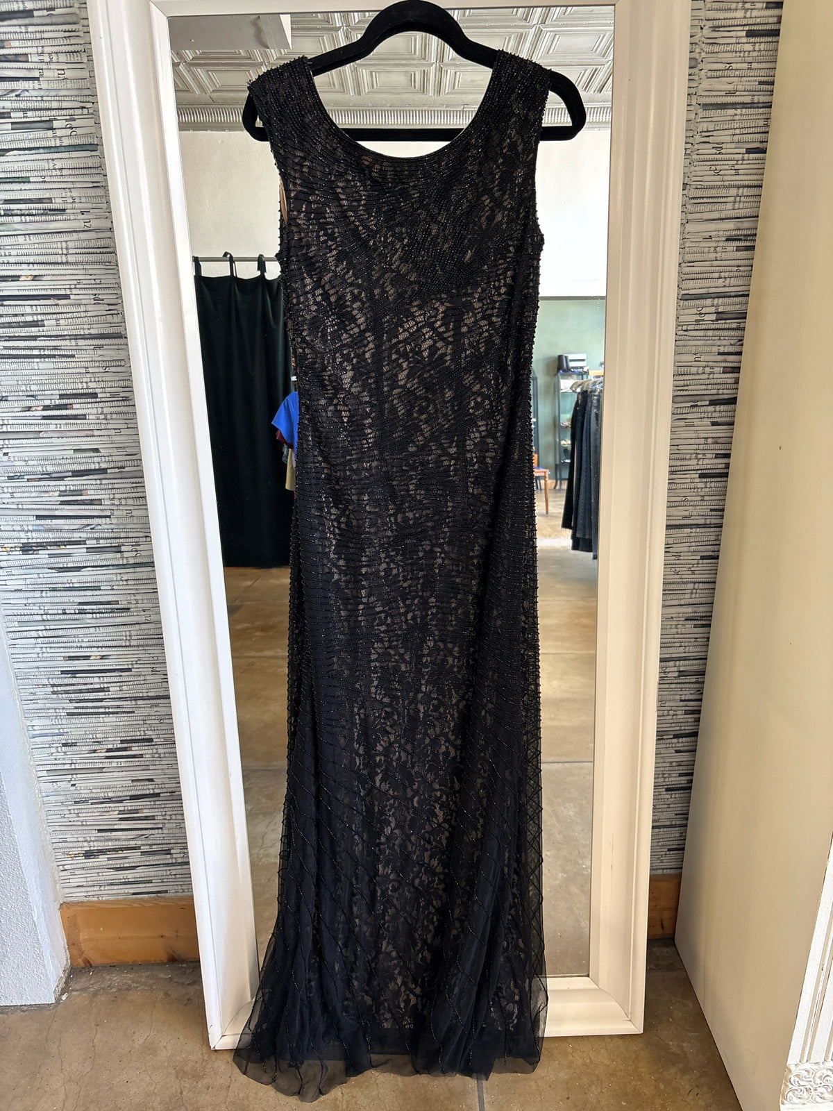 VM Collection Size 4 Black Formal
