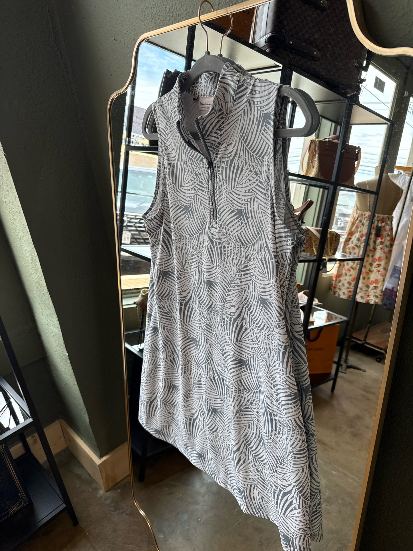 Tommy Bahama Size L Gray/White Leaves Dress