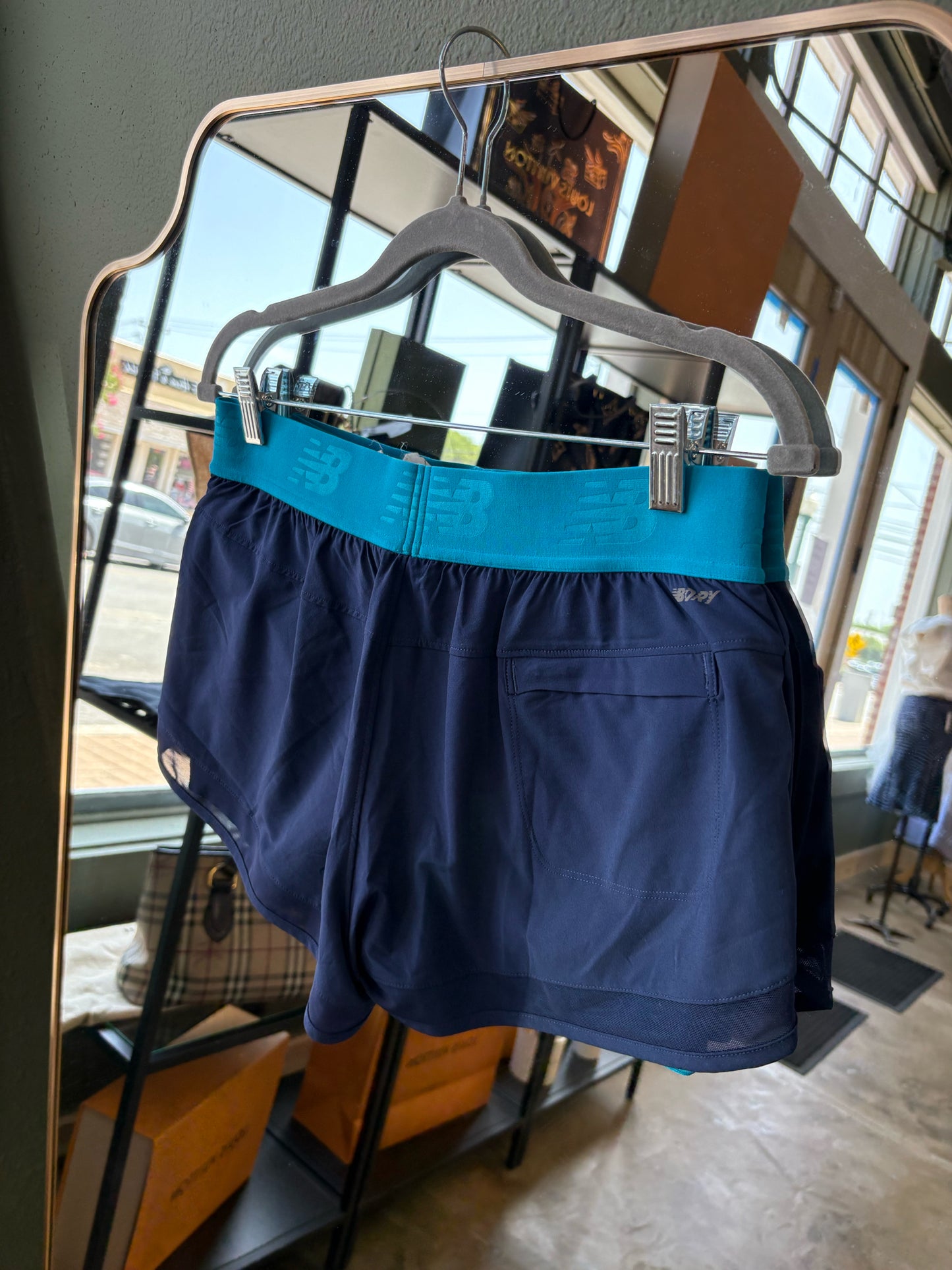 NEW BALANCE Size M Blue/Aqua Shorts