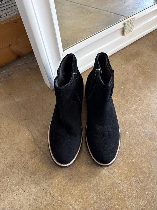 Clarks Shoe Size 7.5 Black Boots