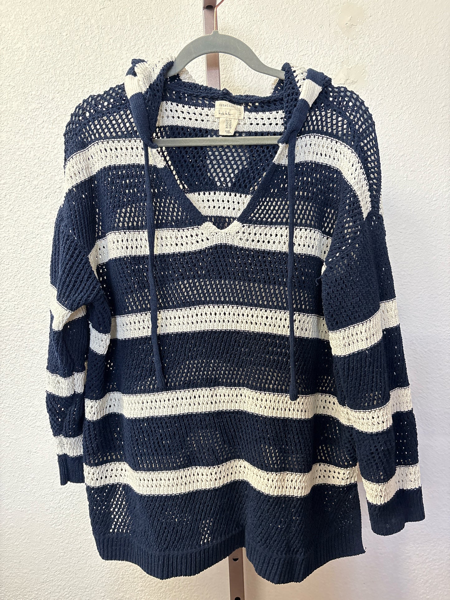 nicole Miller Size 1X Navy/White Stripe Top