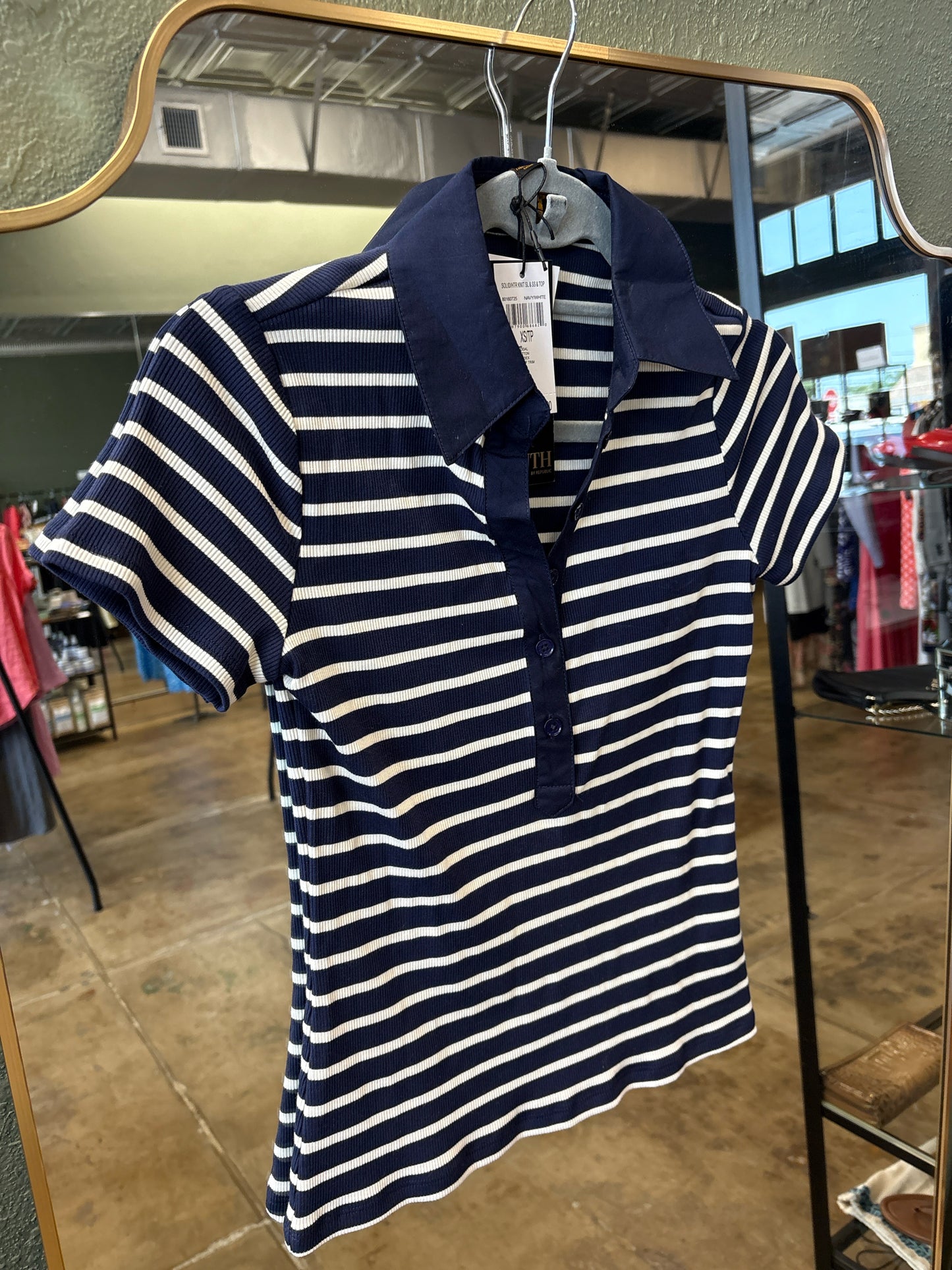 Truth Size XS Navy + white Top