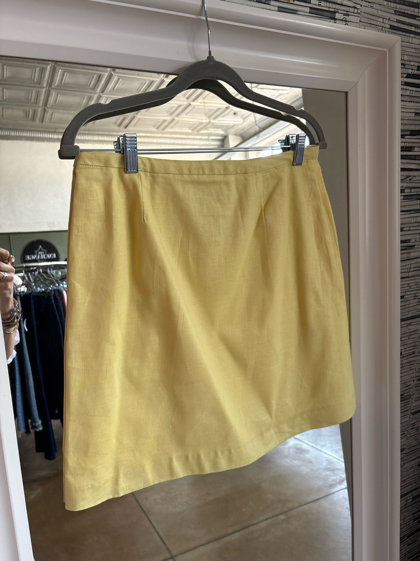 Banana Republic Size 6 Yellow Skirt