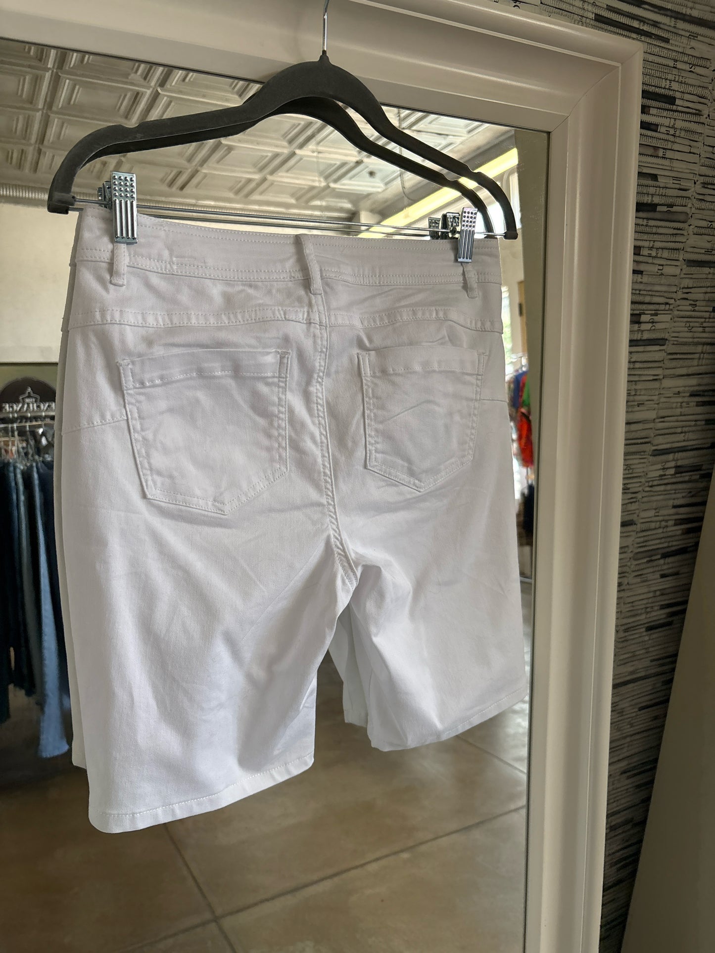 Tribal Size 6 White Shorts