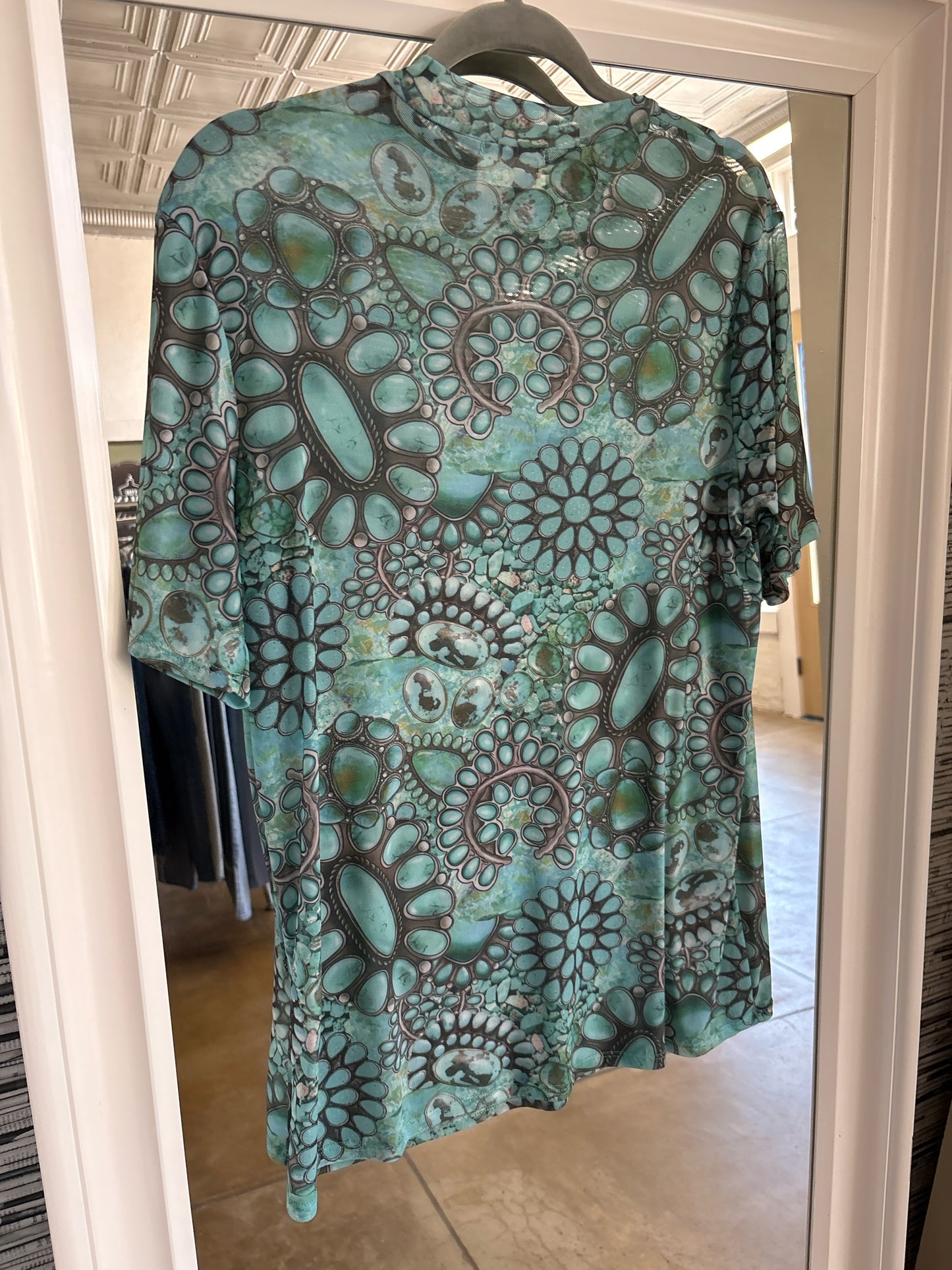 Avery Size M green and multi Top